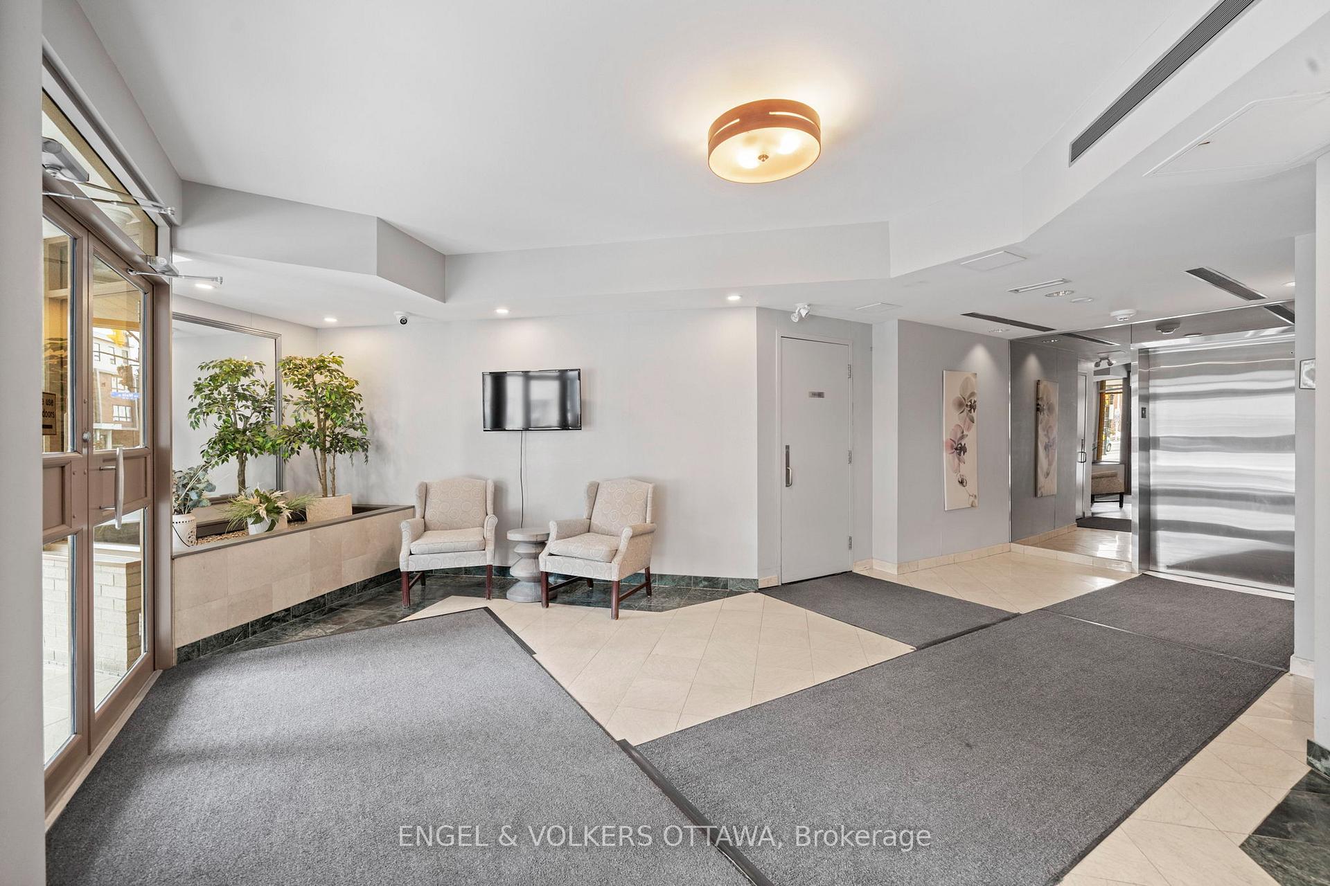 10 Main Street 207, Glebe - Ottawa East and Area — photo 3 of 5
