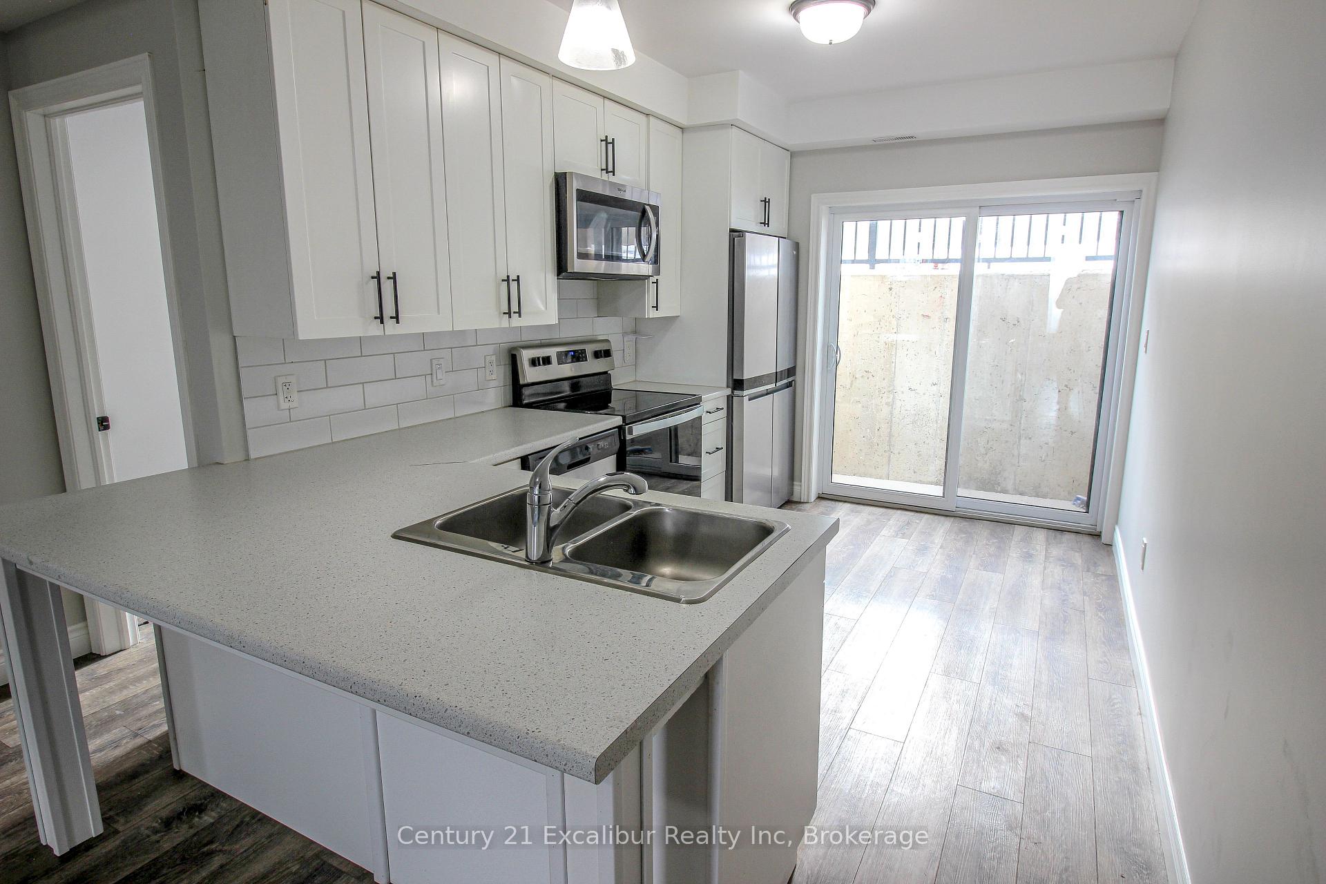 360 Queen Street E 4A, Centre Wellington — photo 3 of 5