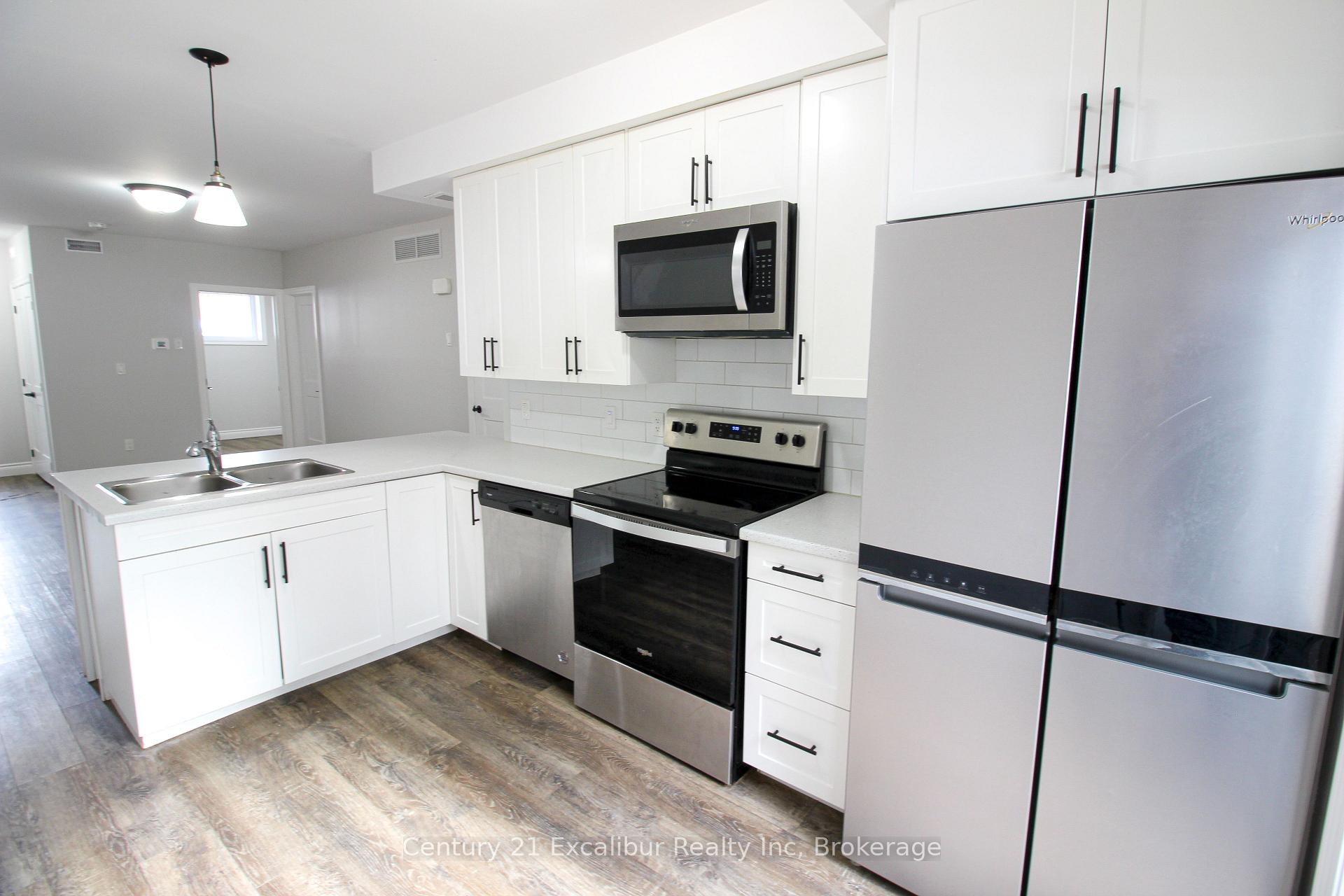 360 Queen Street E 4A, Centre Wellington — photo 4 of 5