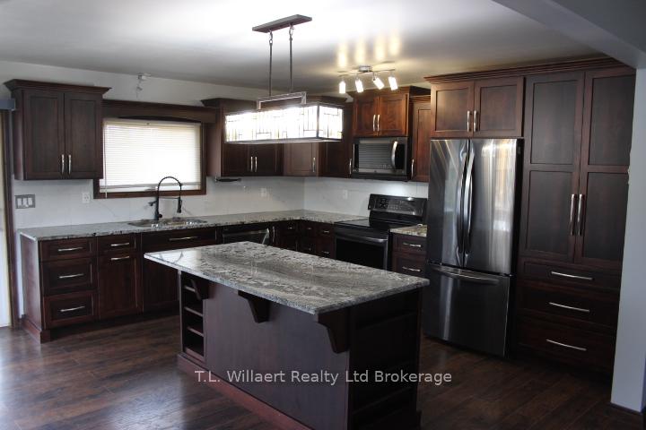25130 Argyle Line, West Elgin — photo 4 of 5