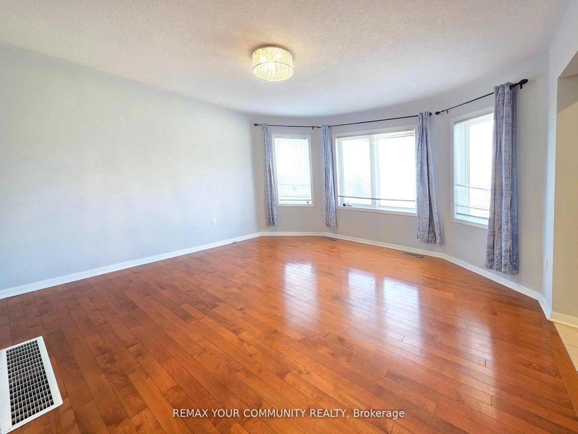 356 Garth Massey Drive, Cambridge — photo 4 of 5