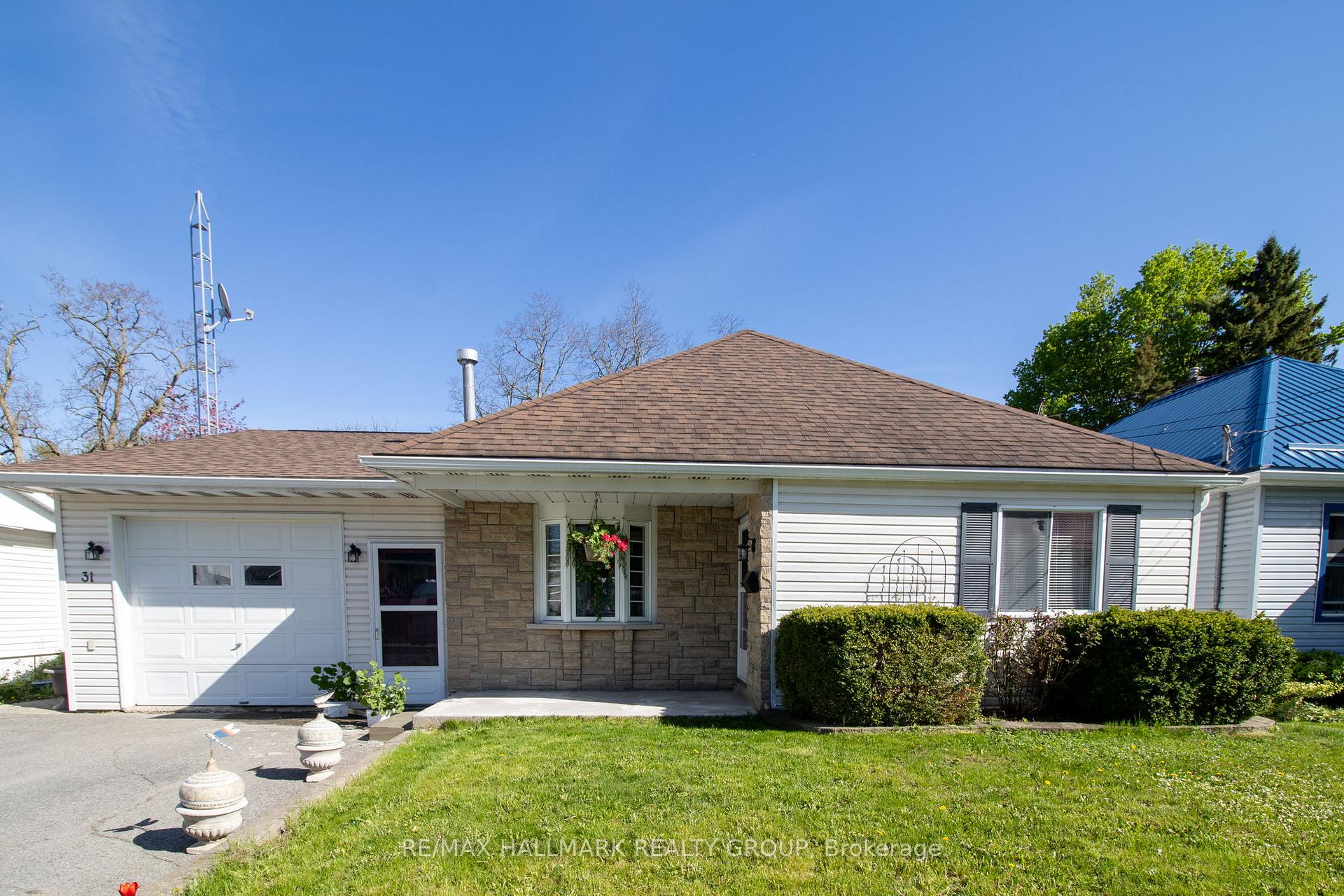 31 Chaffey Street, Brockville, ON K6V 4L5 — Brockville, Ontario