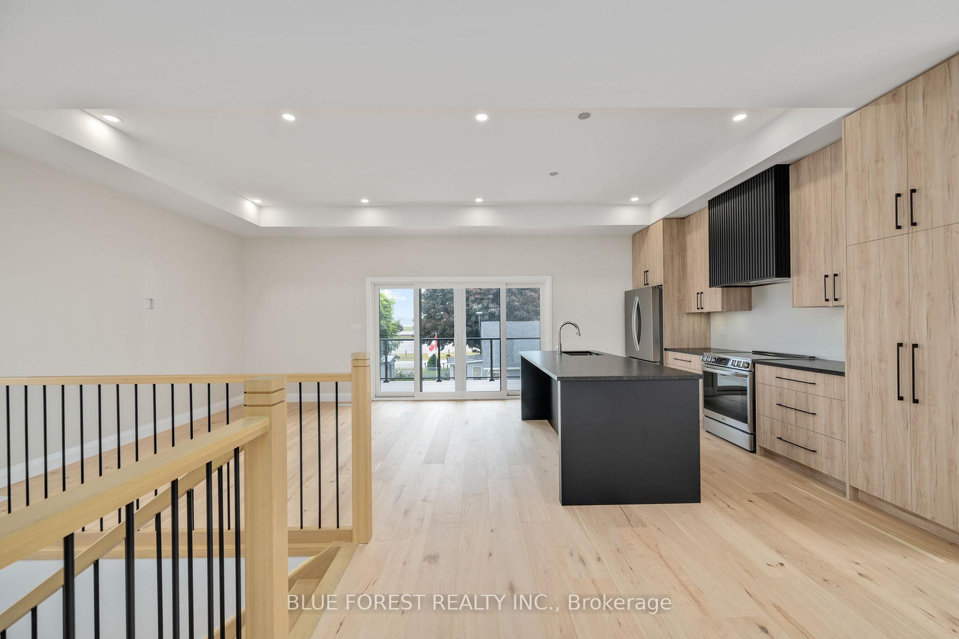 154 MAUD Street, Central Elgin — photo 4 of 5