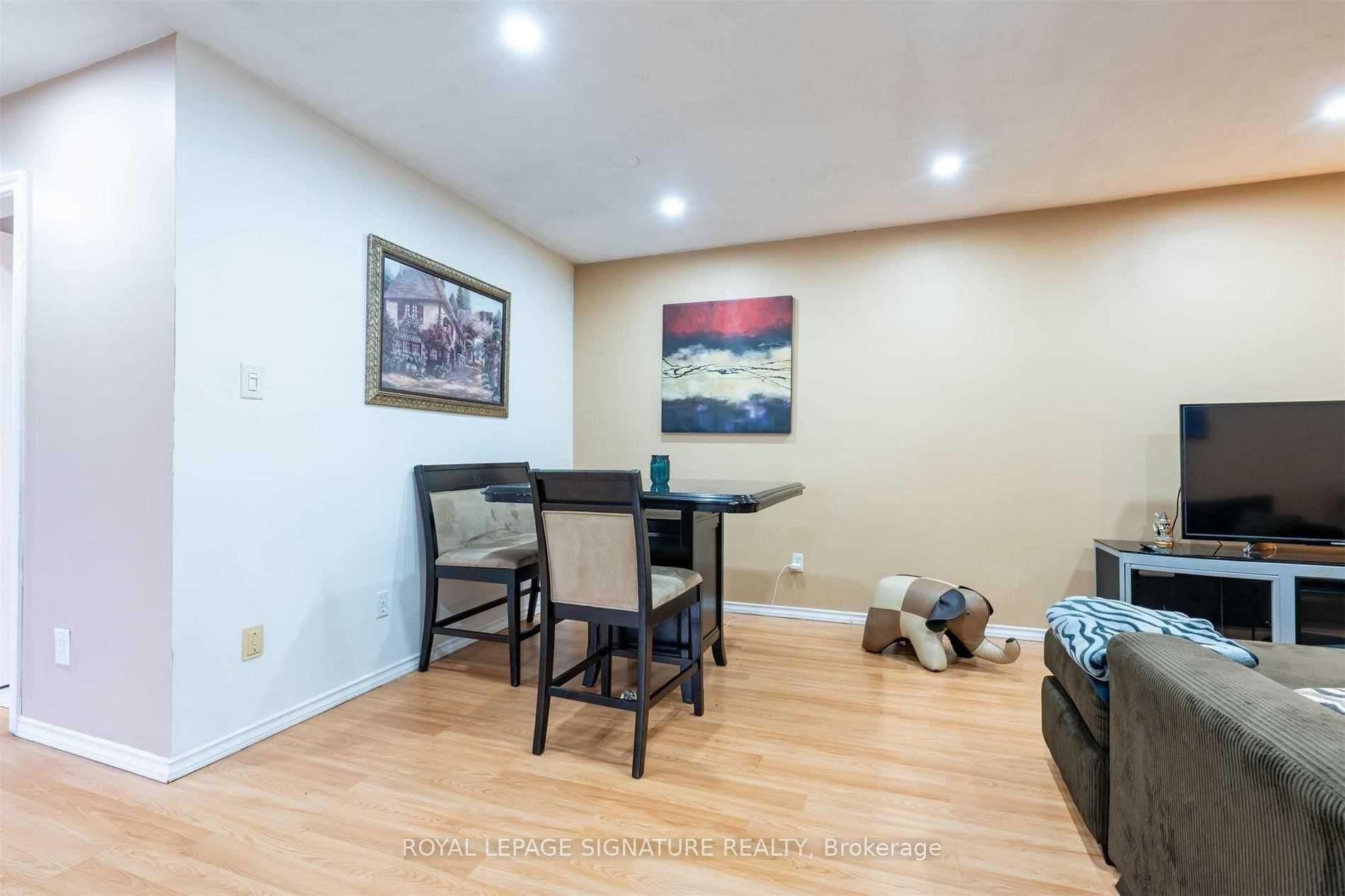 52 Buchanan Crescent Upper, Brantford — photo 2 of 5