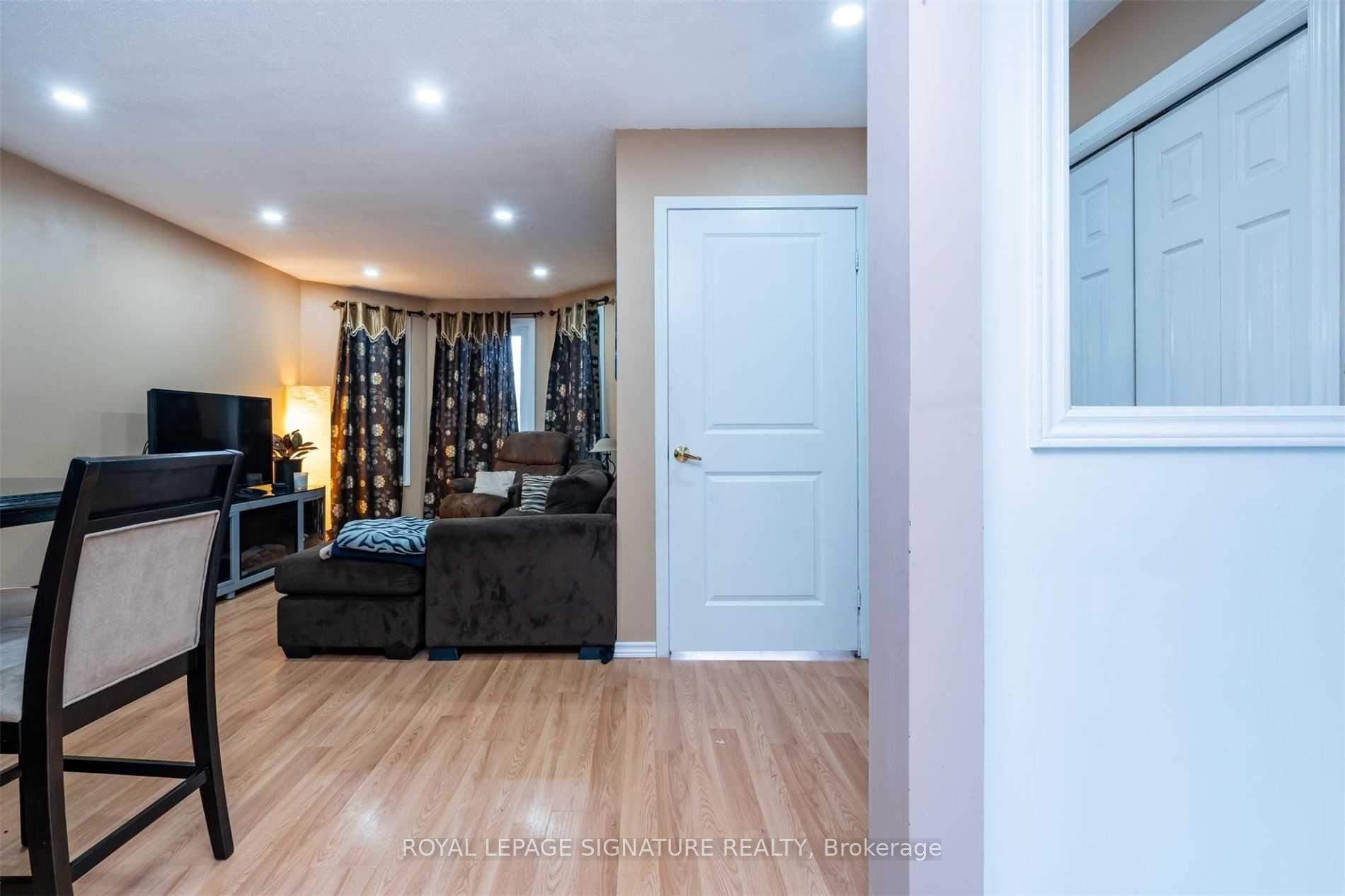 52 Buchanan Crescent Upper, Brantford — photo 3 of 5
