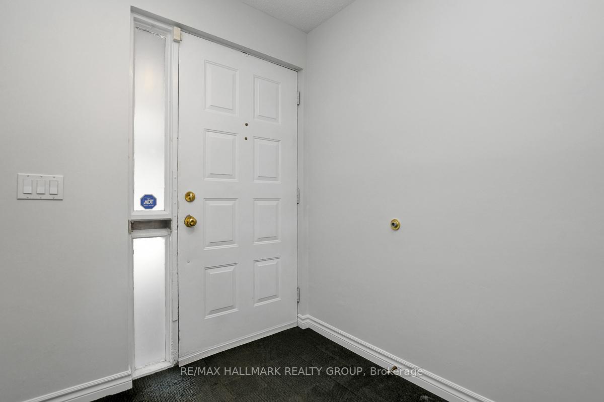 261 Bruyere Street, Lower Town - Sandy Hill — photo 2 of 5