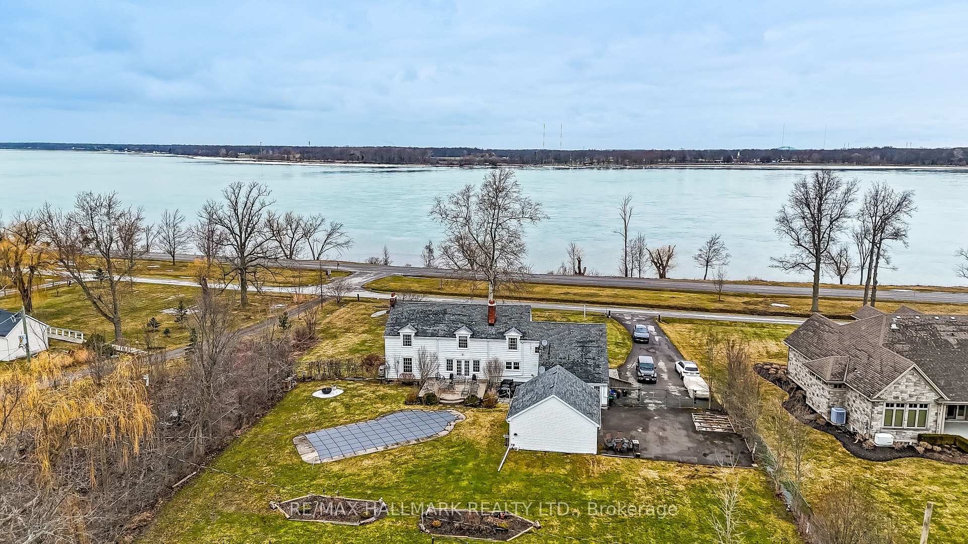 1927 Niagara Parkway, Fort Erie — photo 3 of 5