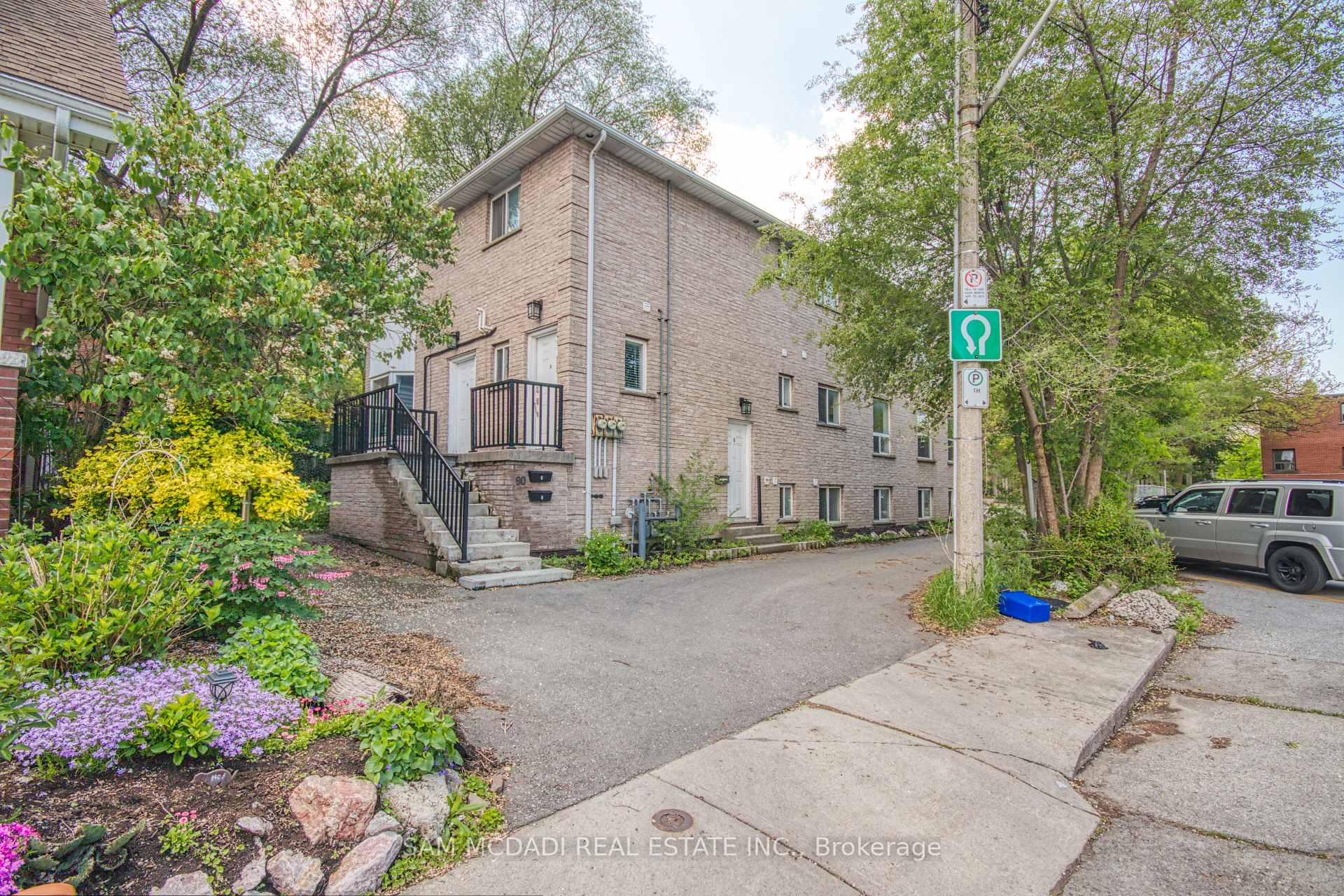 90 Tisdale Street S, Hamilton, ON L8N 2W2
