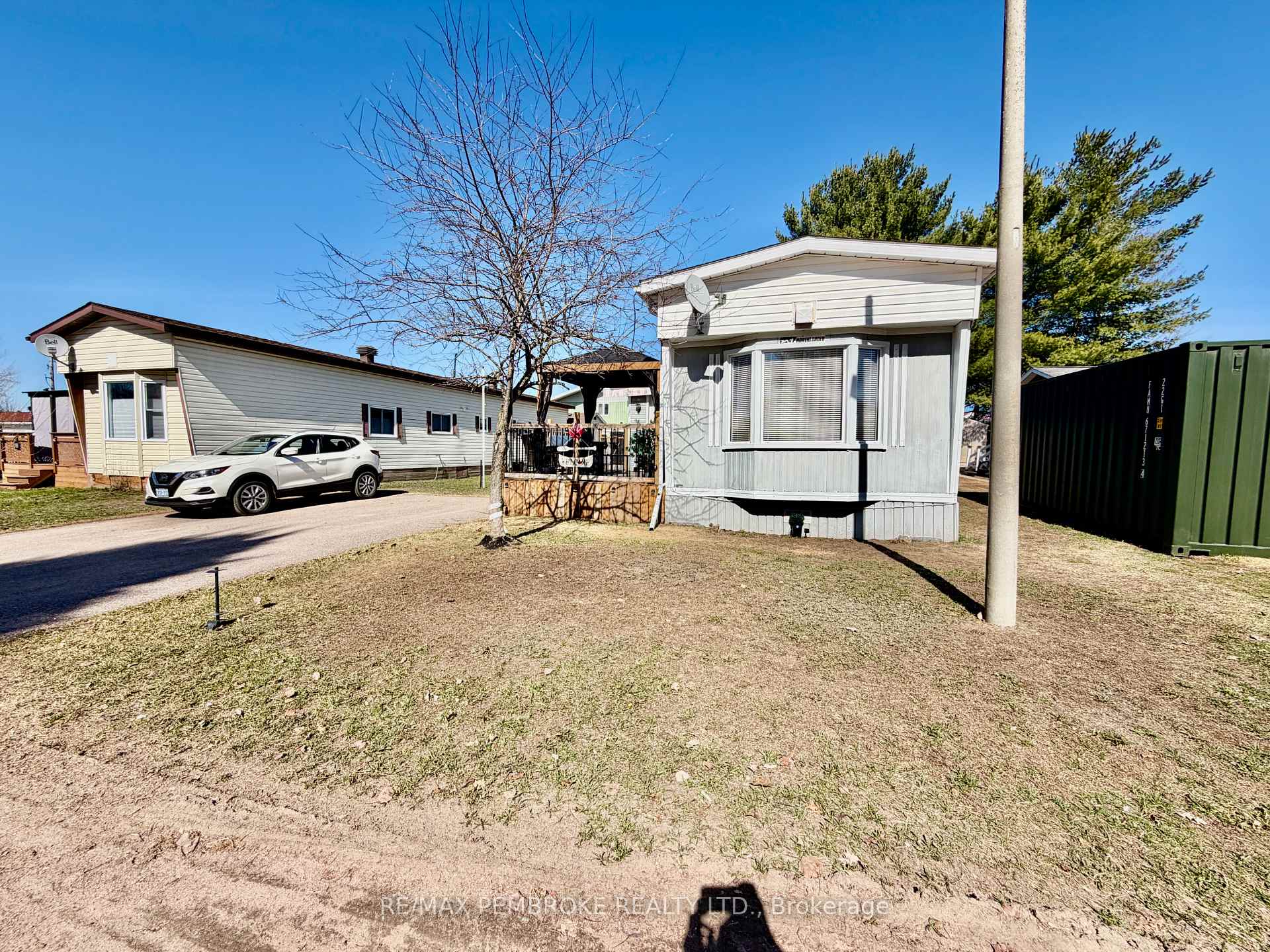 103 Pinehurst Estates, Petawawa, ON K8H 2H2 — Petawawa, Ontario