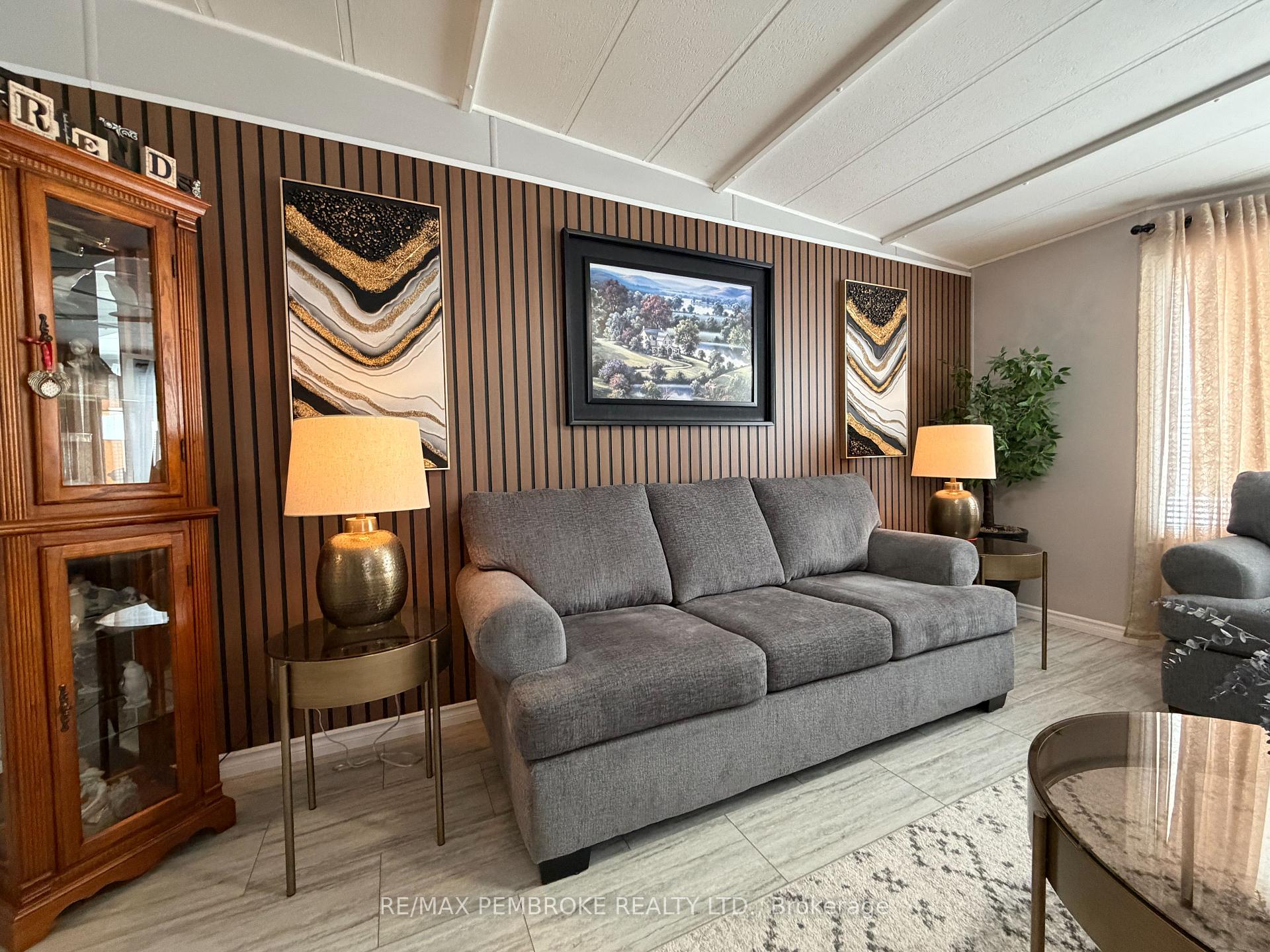 103 Pinehurst Estates, Petawawa — photo 4 of 5