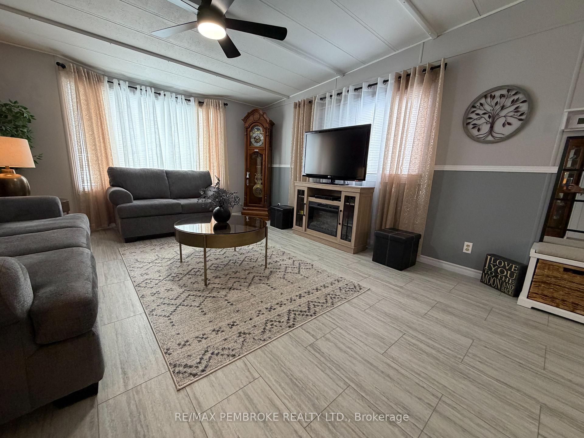 103 Pinehurst Estates, Petawawa — photo 5 of 5