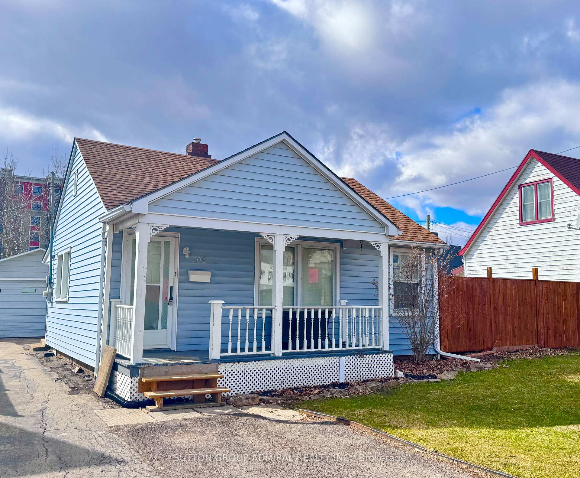 305 Crowland Avenue, Welland, ON L3B 1X5 — Welland, Ontario