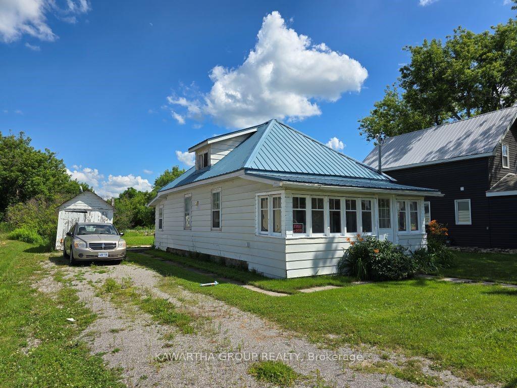 129 Lindsay Street, Kawartha Lakes — photo 3 of 5