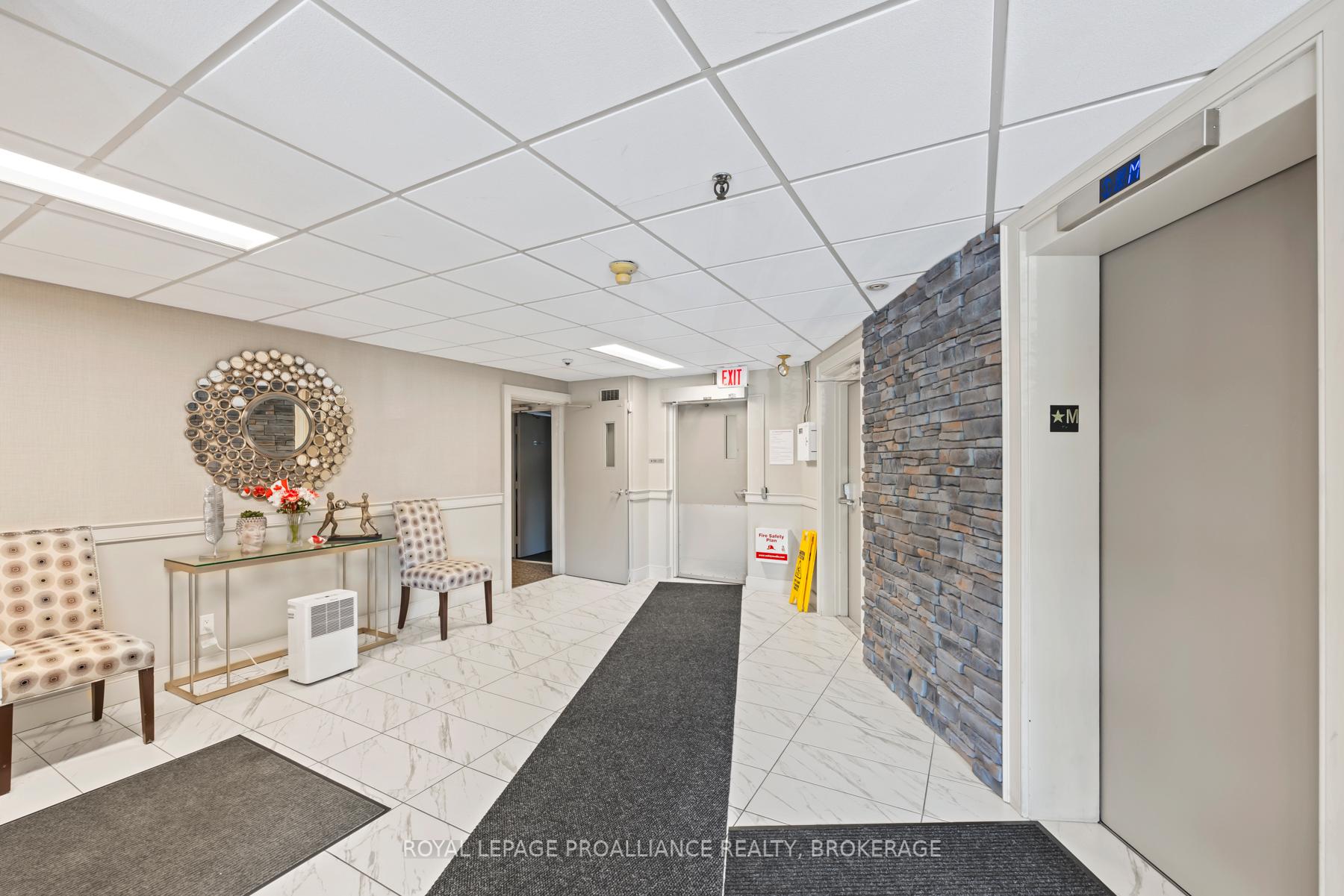334 Queen Mary Road 207, Kingston — photo 3 of 5