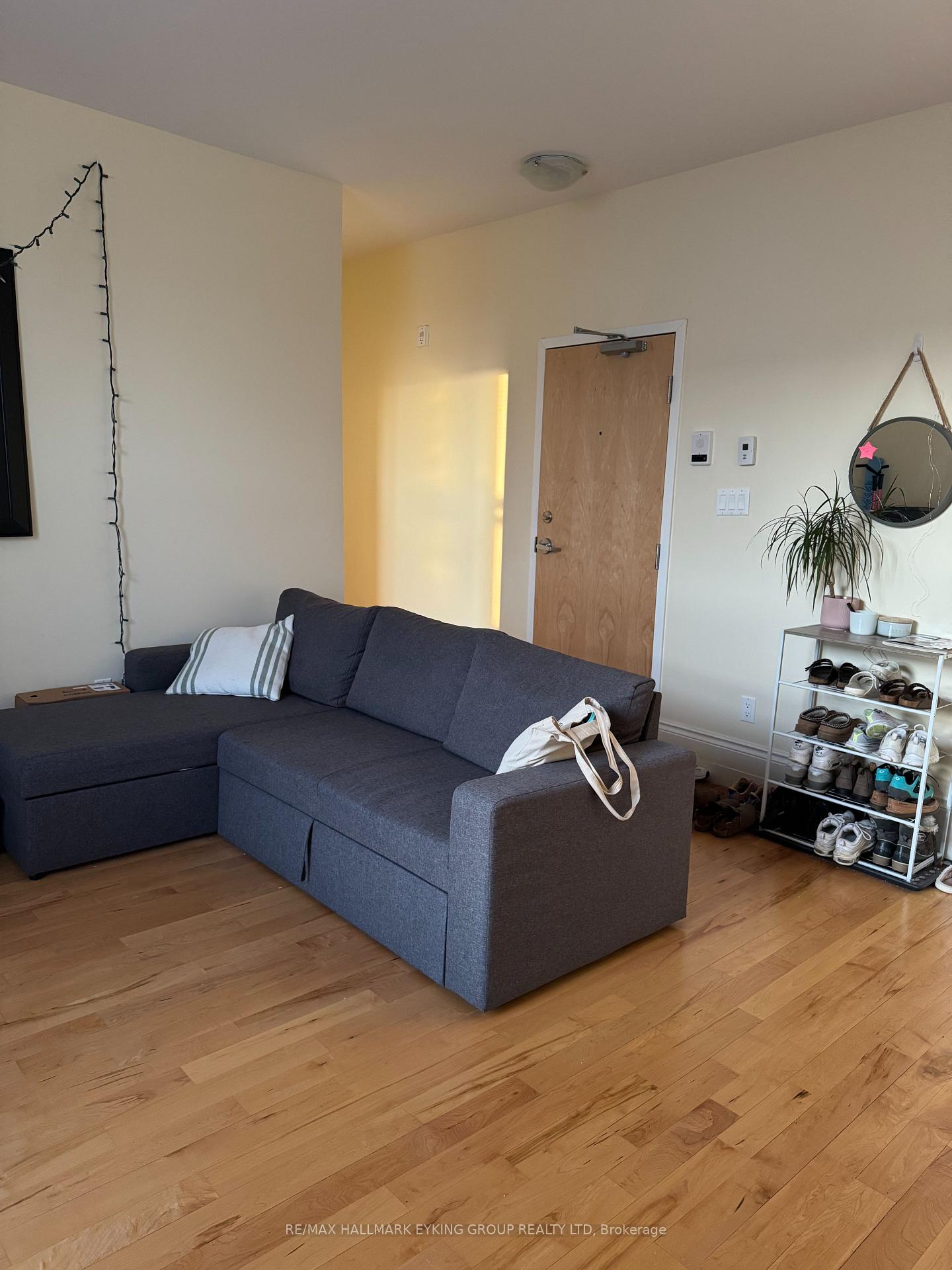 135 Concord Street S 3, Glebe - Ottawa East and Area — photo 3 of 5