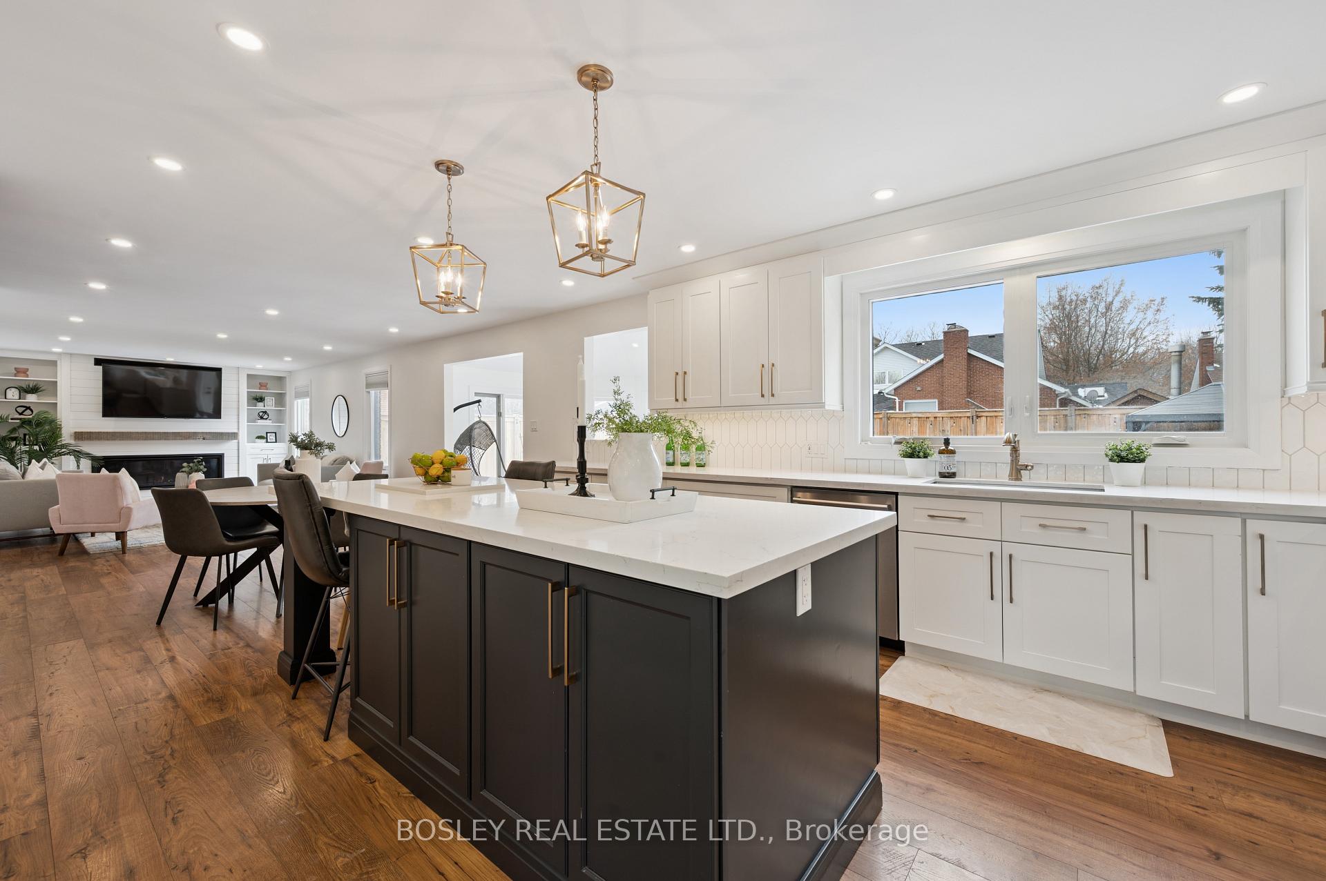601 Sandringham Drive, Waterloo — photo 4 of 5