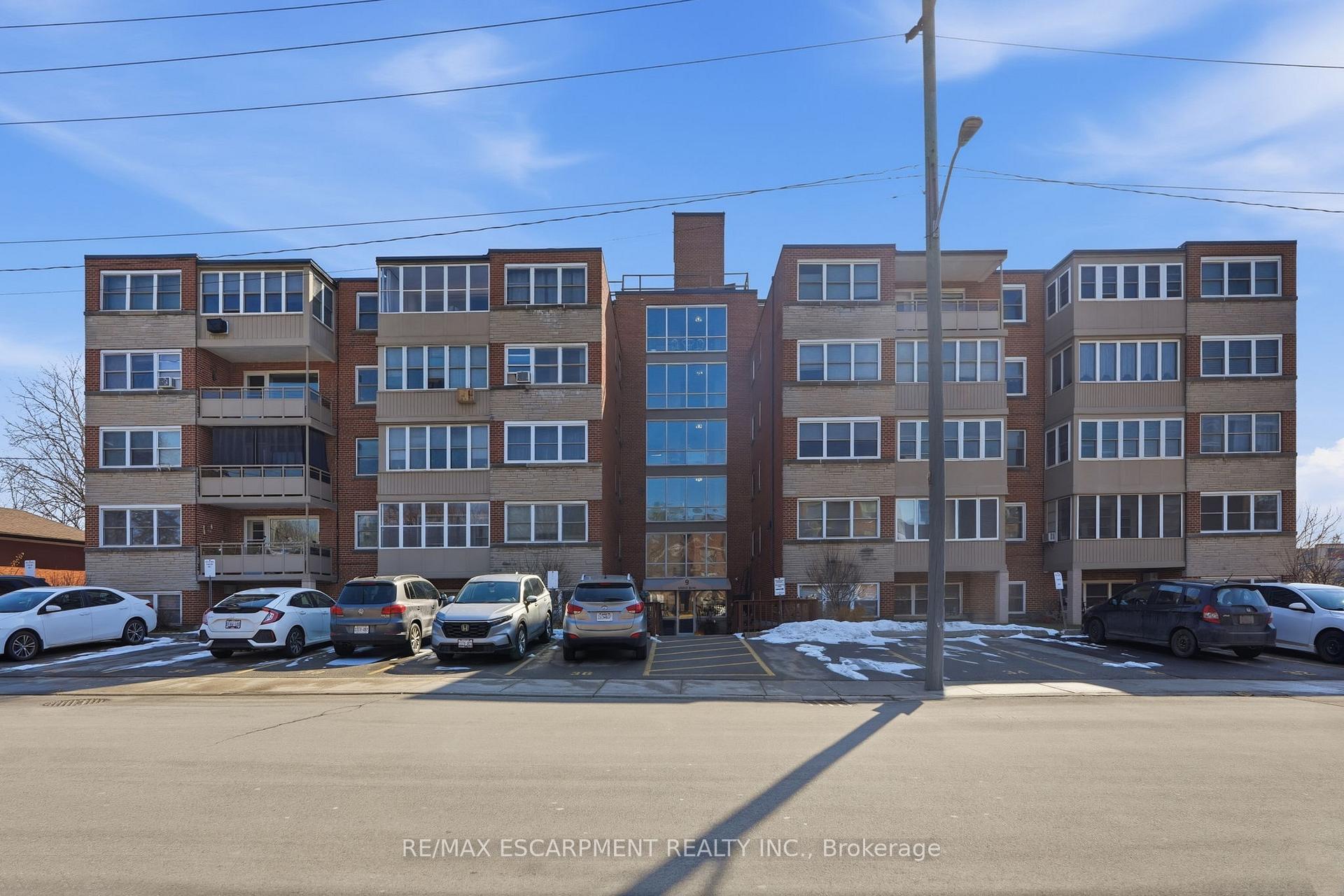 9 GRANT Boulevard 106, Hamilton, ON L9H 4L5