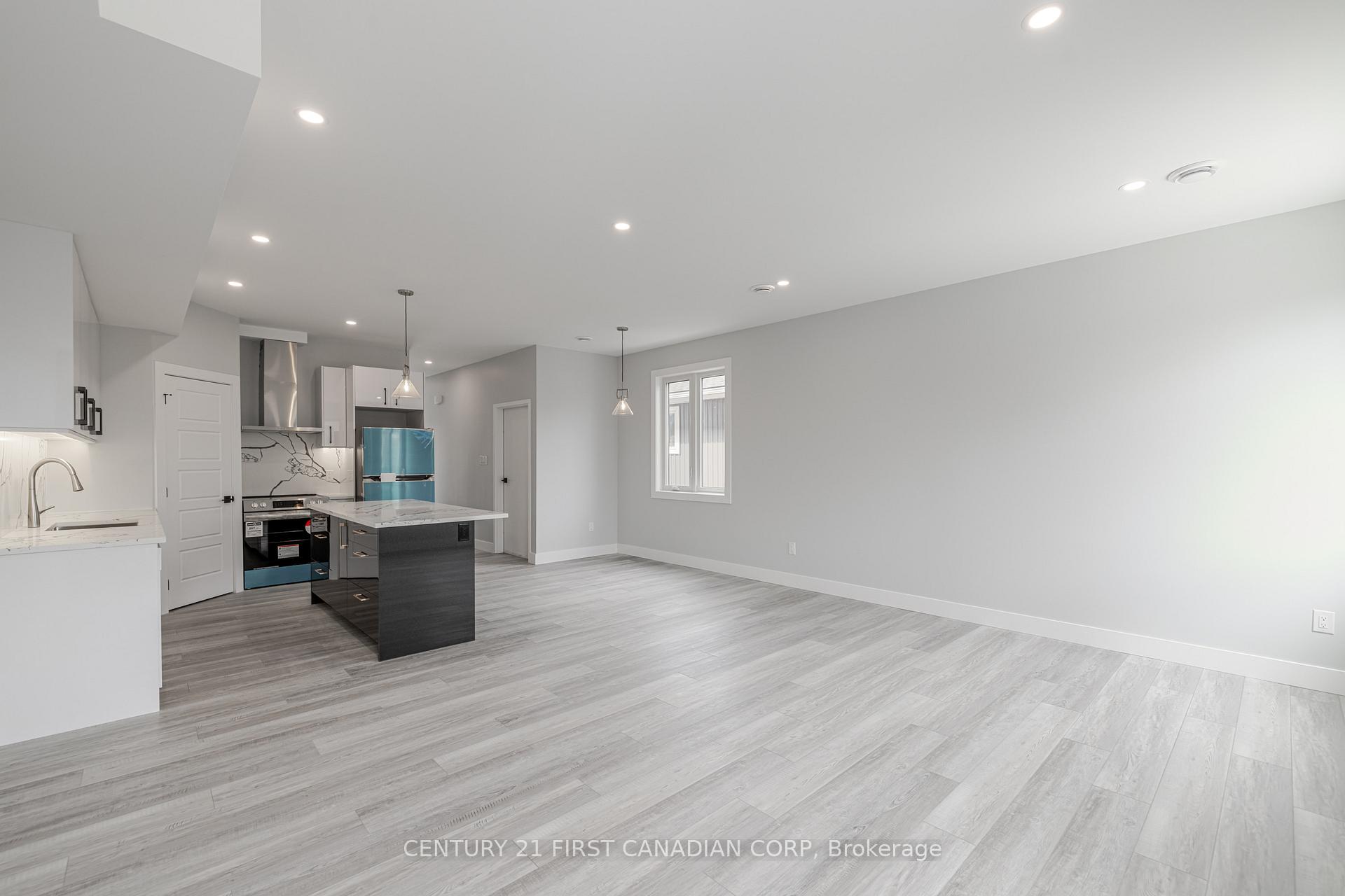 109 Ross Street, St. Thomas — photo 2 of 5
