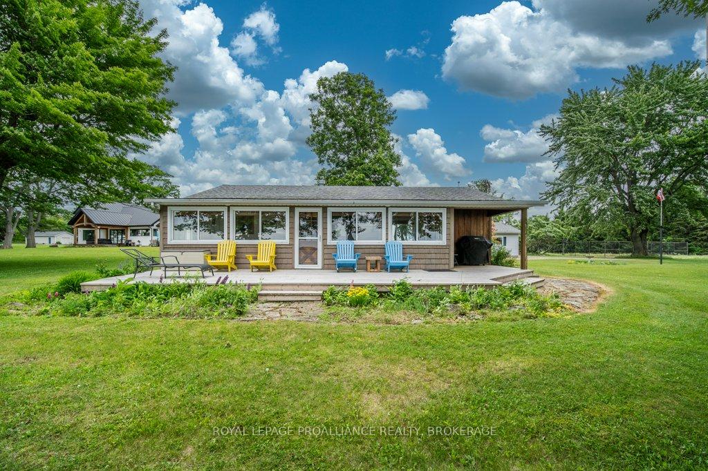 27 Berry Lane, Frontenac Islands — photo 2 of 5