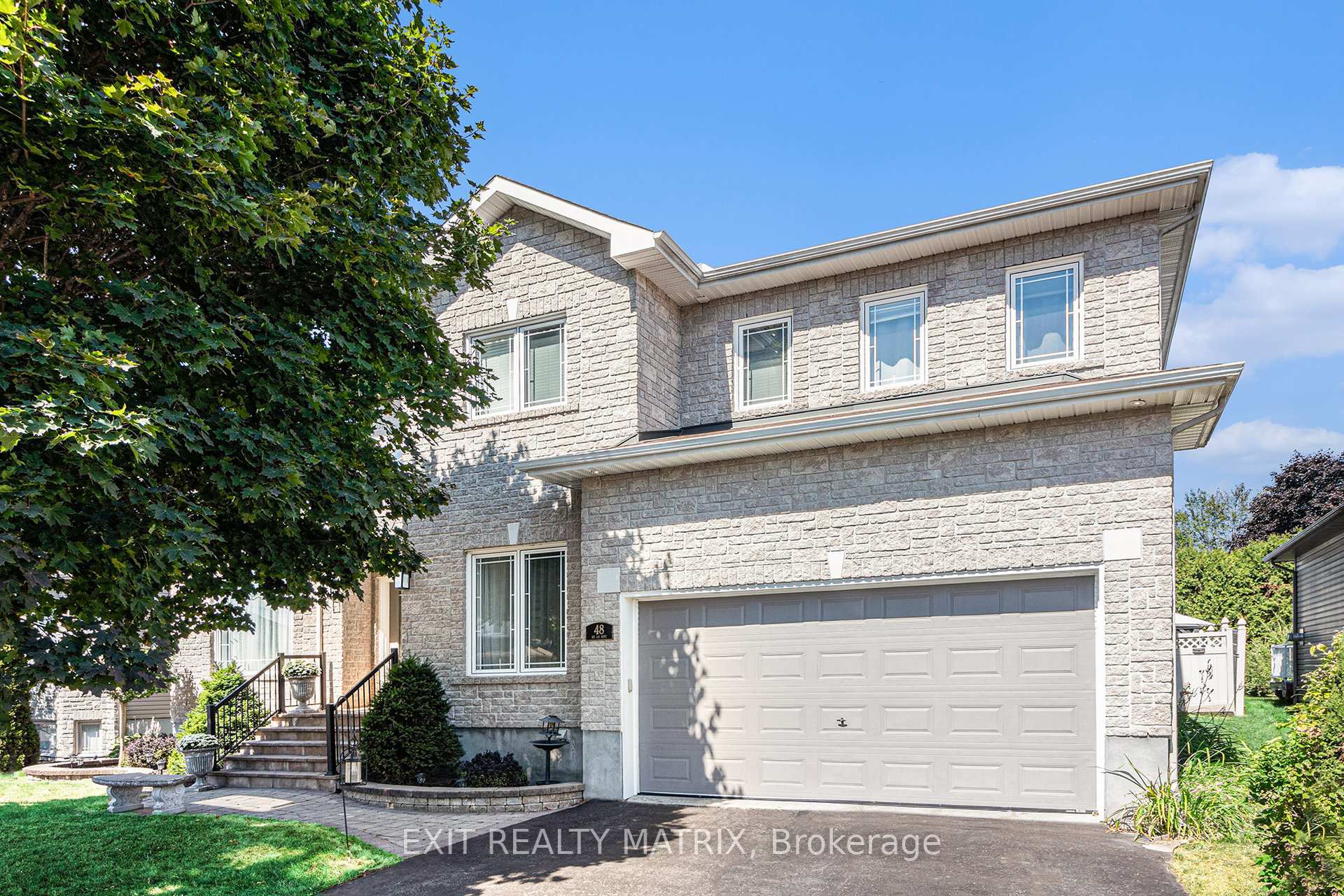 48 De La Rive Drive, Russell — photo 2 of 5