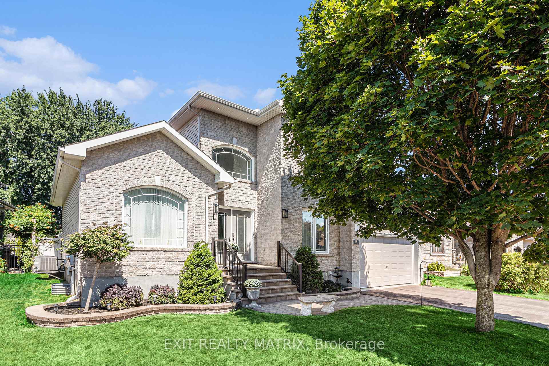 48 De La Rive Drive, Russell — photo 3 of 5