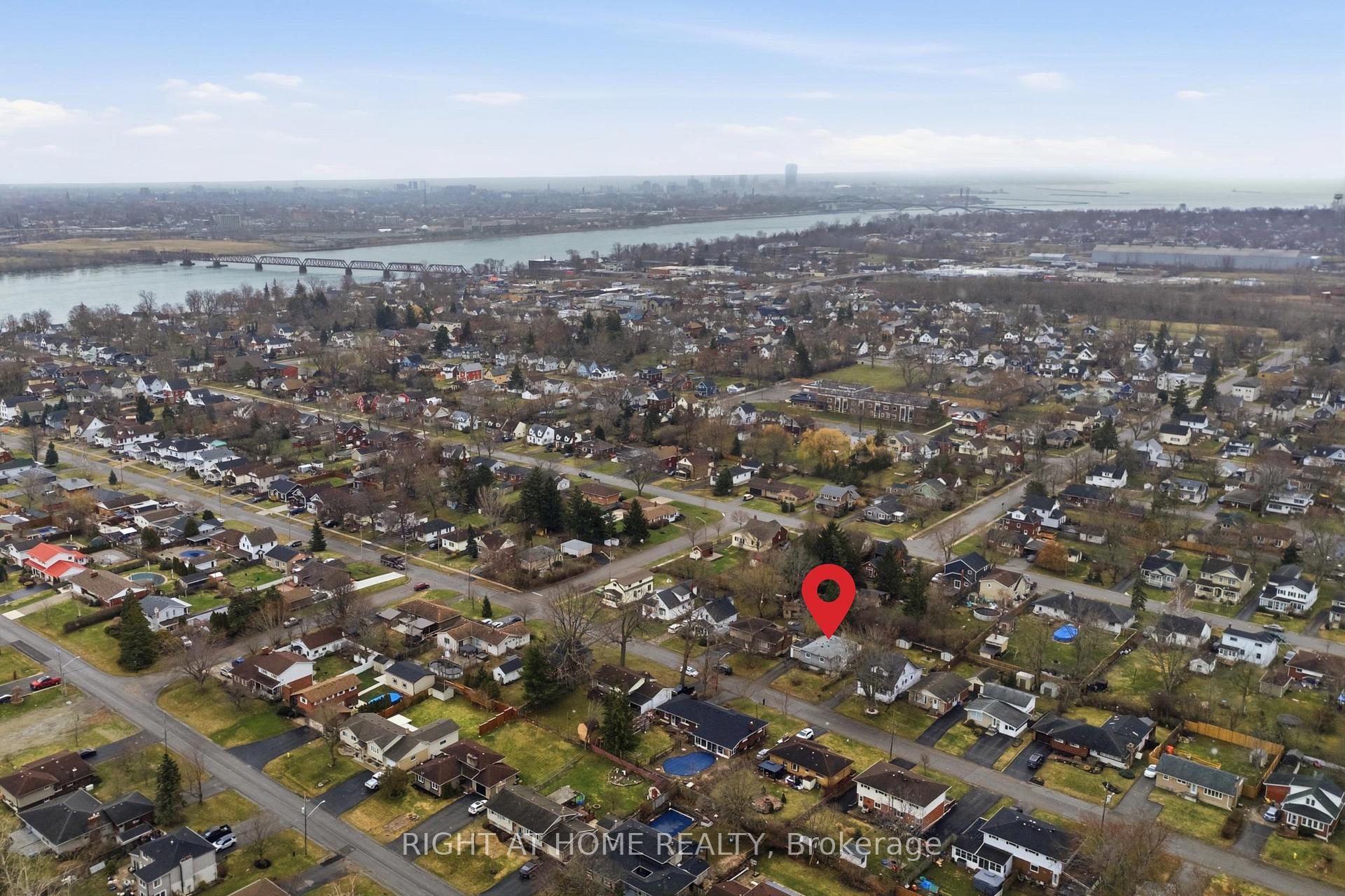 313 Bowen Road, Fort Erie, ON L2A 2Z1 — Fort Erie, Ontario