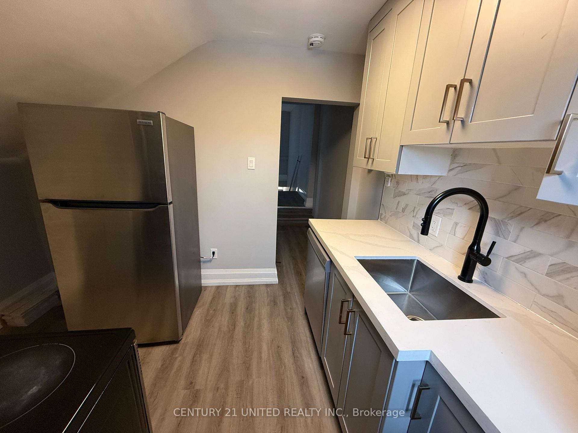 468 Bolivar Street A, Peterborough — photo 2 of 5