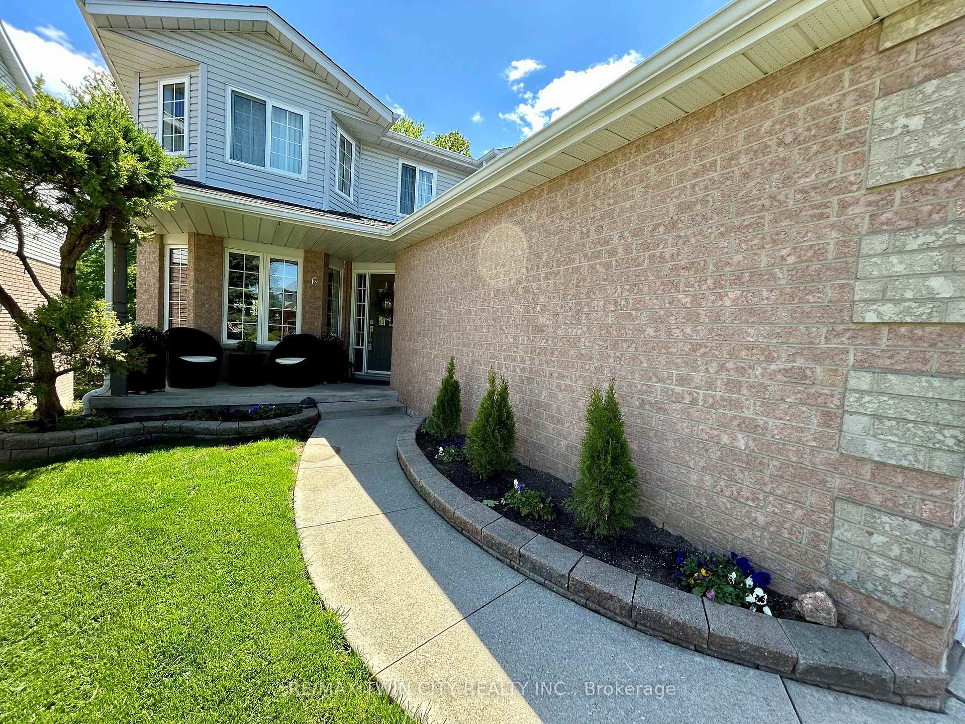 6 Ardwood Place, Kitchener, ON N2A 4C3