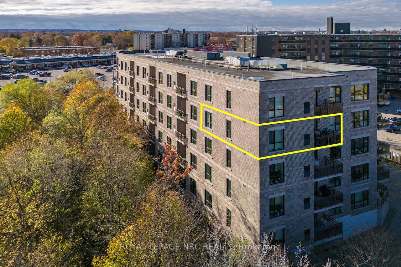 379 Scott Street 401, St. Catharines, ON L2M 3W2
