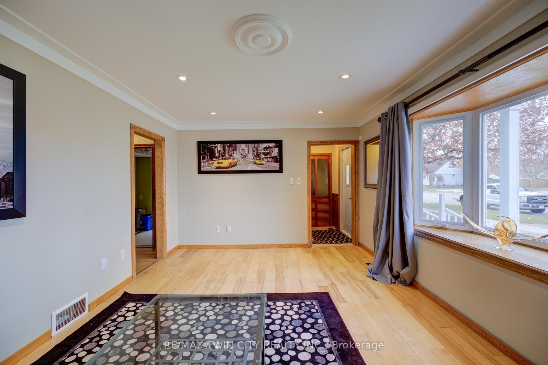 37 Frank Street, Brantford — photo 5 of 5