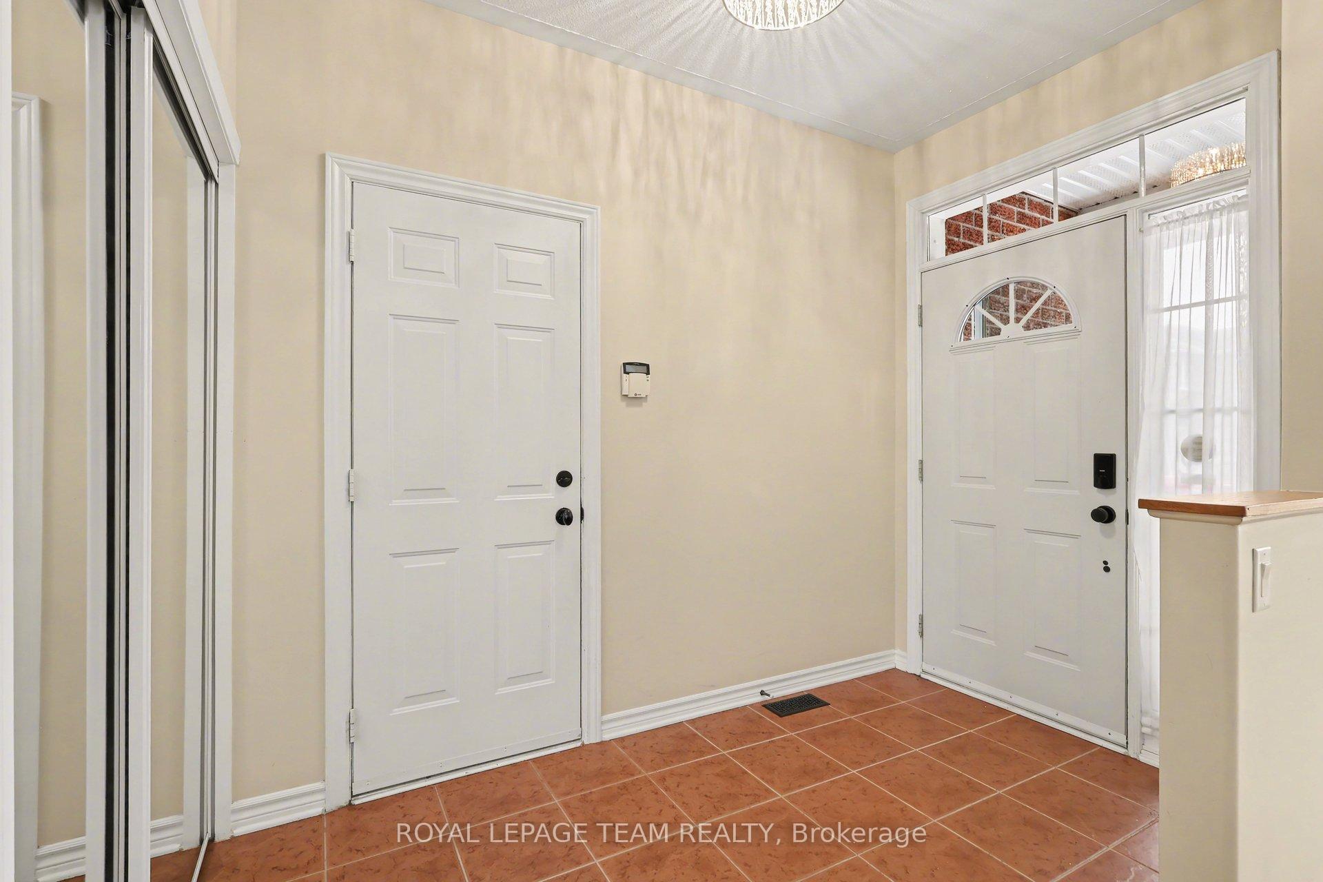 751 Vermillion Drive, Blossom Park - Airport and Area — photo 4 of 5