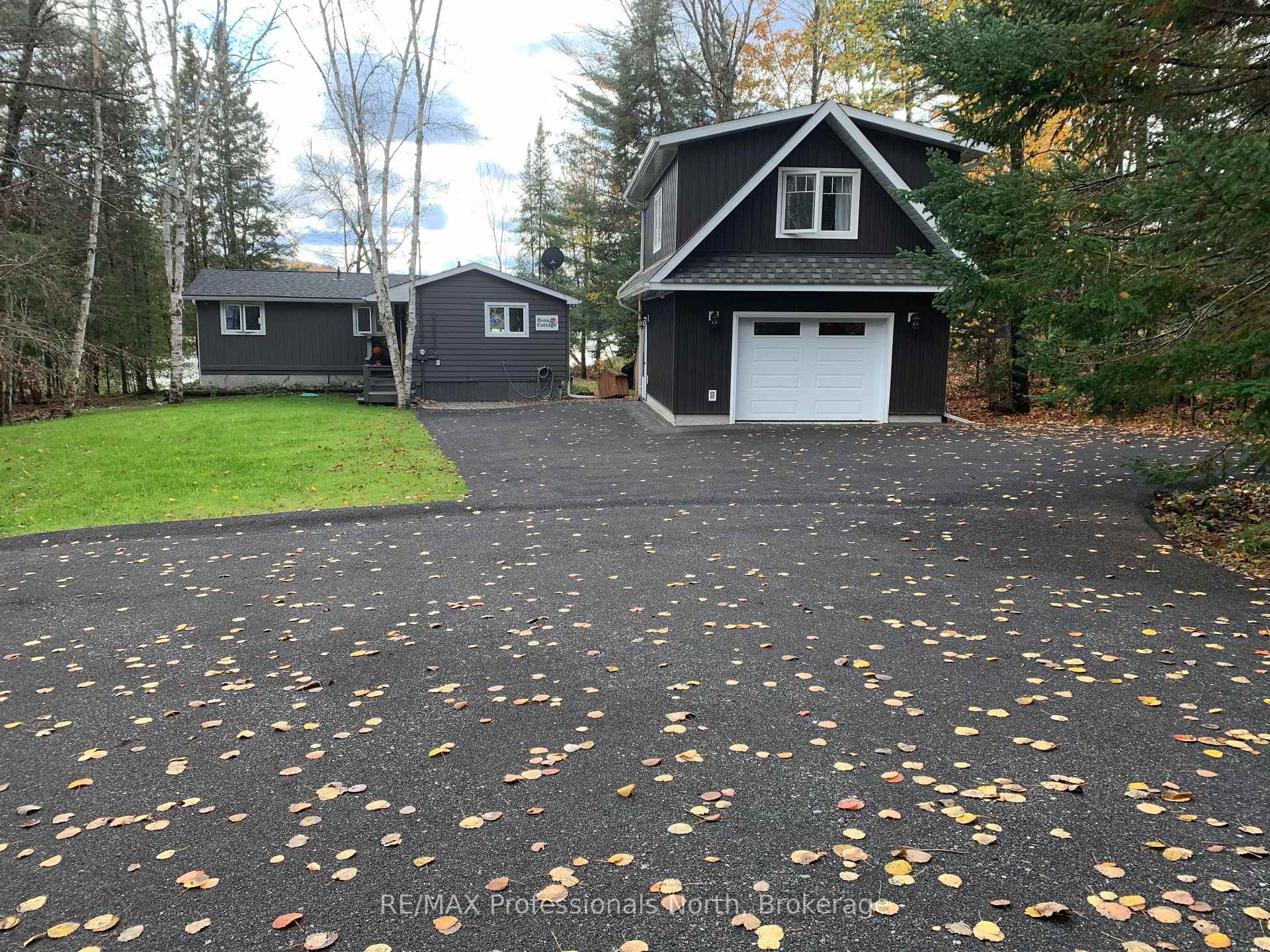 185 Ena Drive, Huntsville, ON P1H 2J4