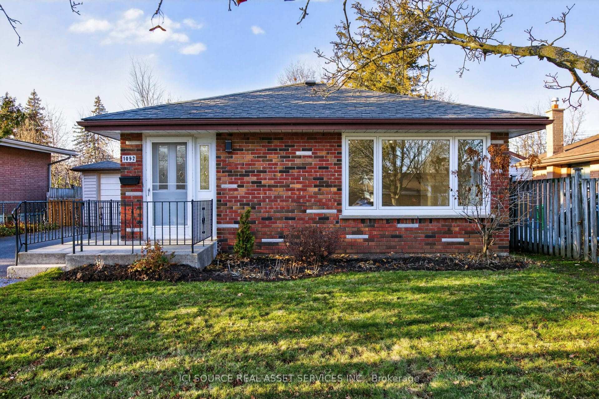 1092 Glendale Drive, Peterborough, ON K9H 6M4 — Peterborough, Ontario