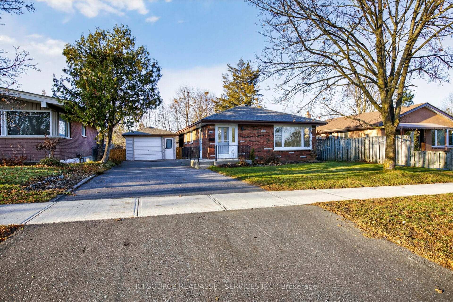 1092 Glendale Drive, Peterborough — photo 3 of 5