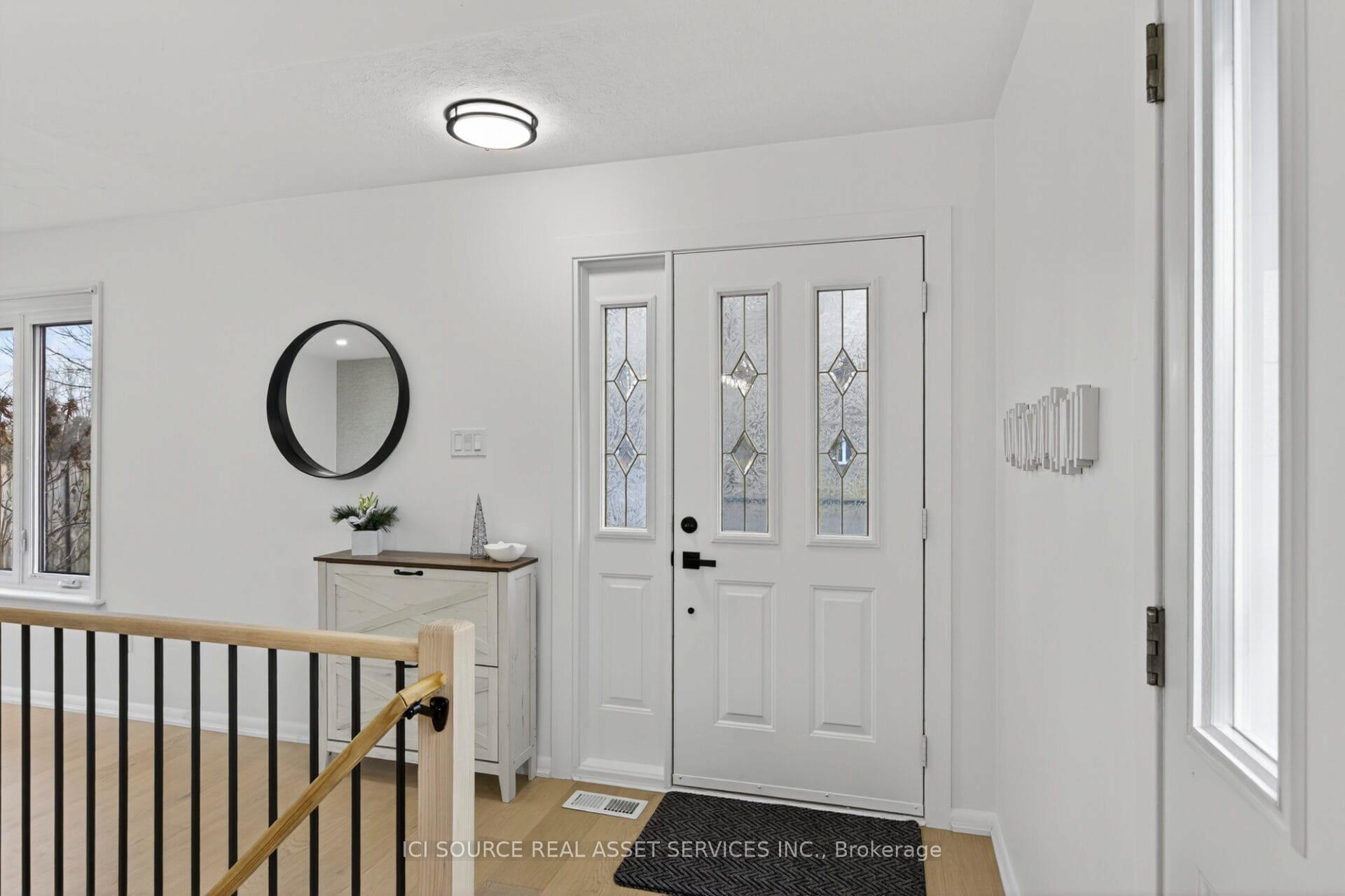 1092 Glendale Drive, Peterborough — photo 4 of 5