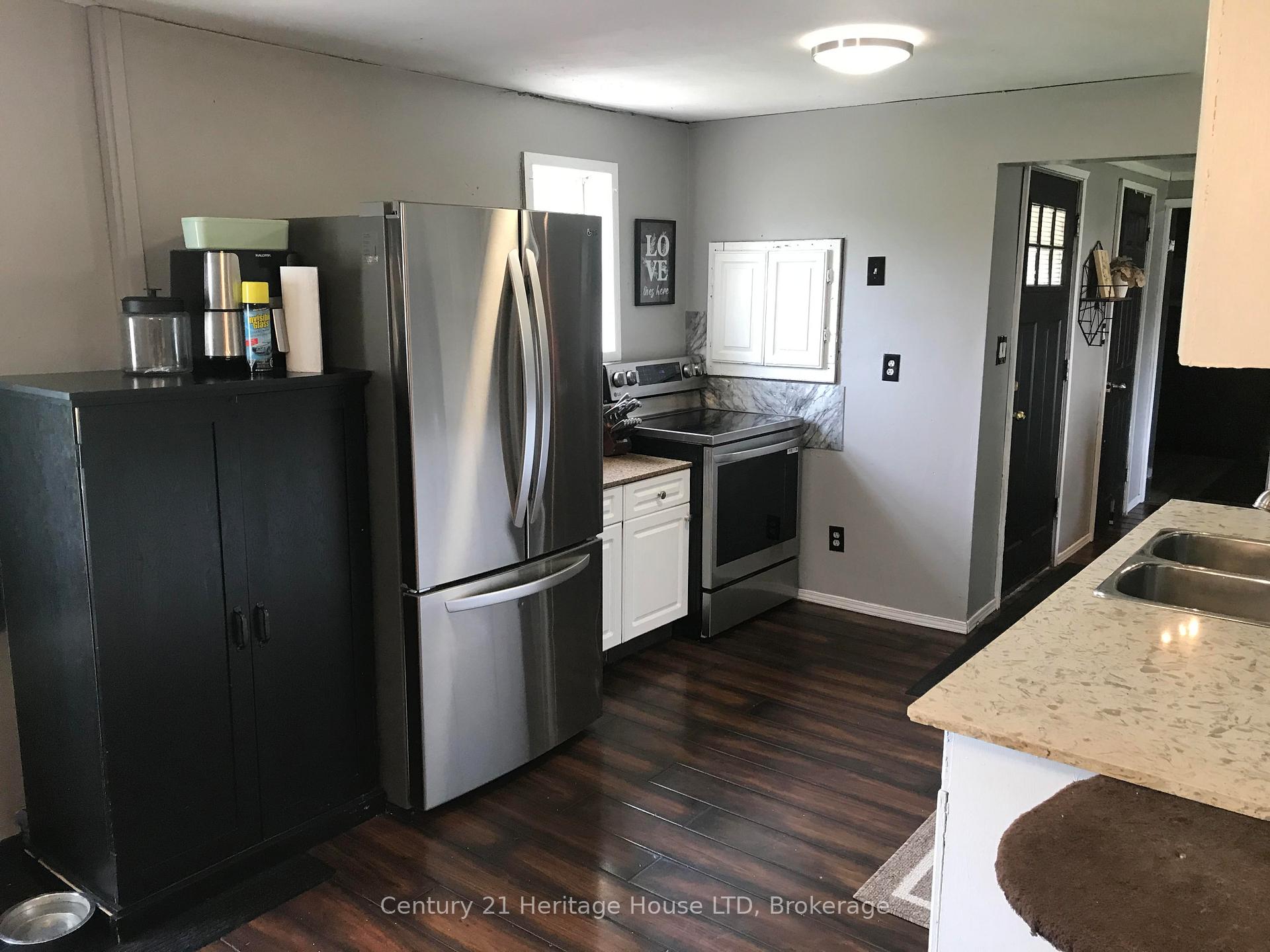 223 Bernard Avenue, Fort Erie — photo 5 of 5