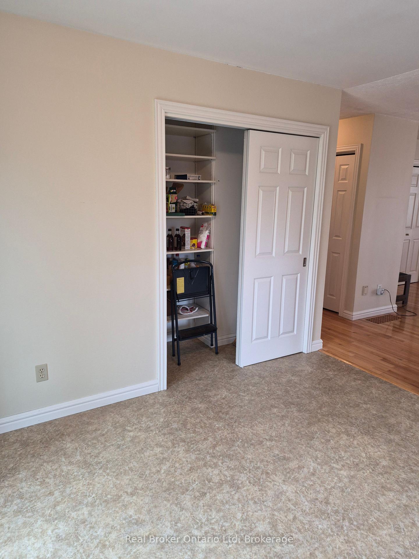 2022 E 7th Avenue E, Owen Sound — photo 5 of 5