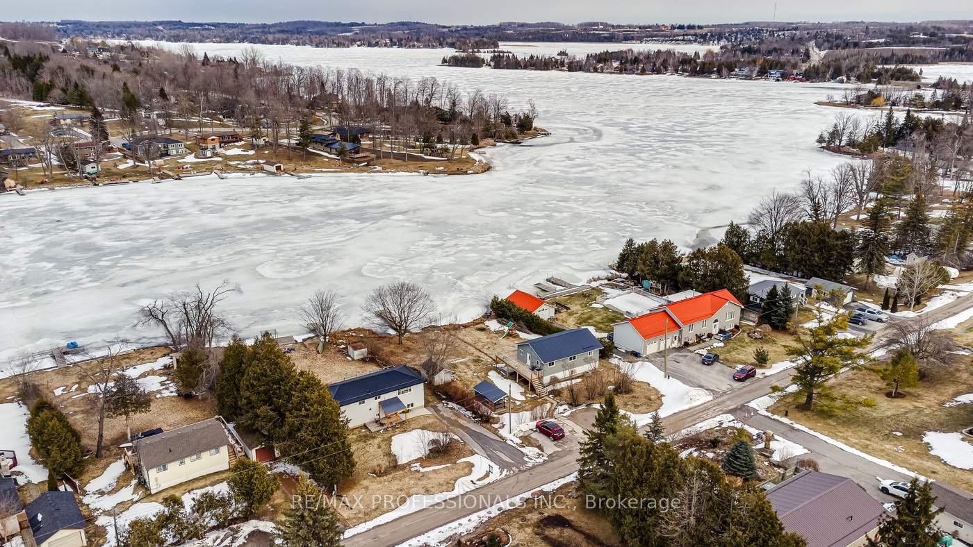 22 Lawrence Street N, Kawartha Lakes, ON K9J 6X3 — Kawartha Lakes, Ontario