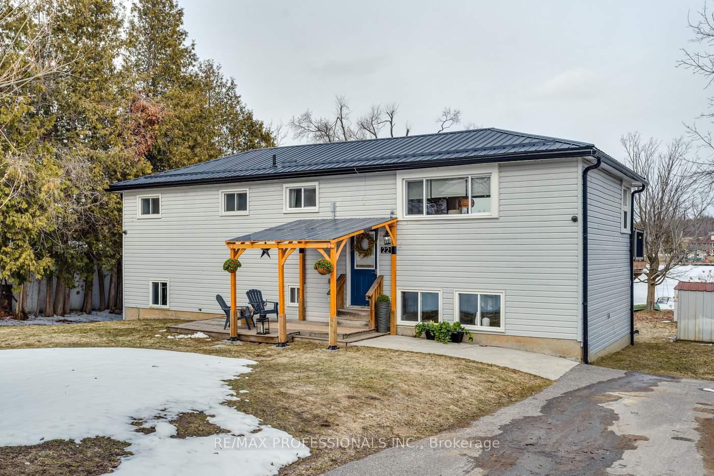 22 Lawrence Street N, Kawartha Lakes — photo 3 of 5