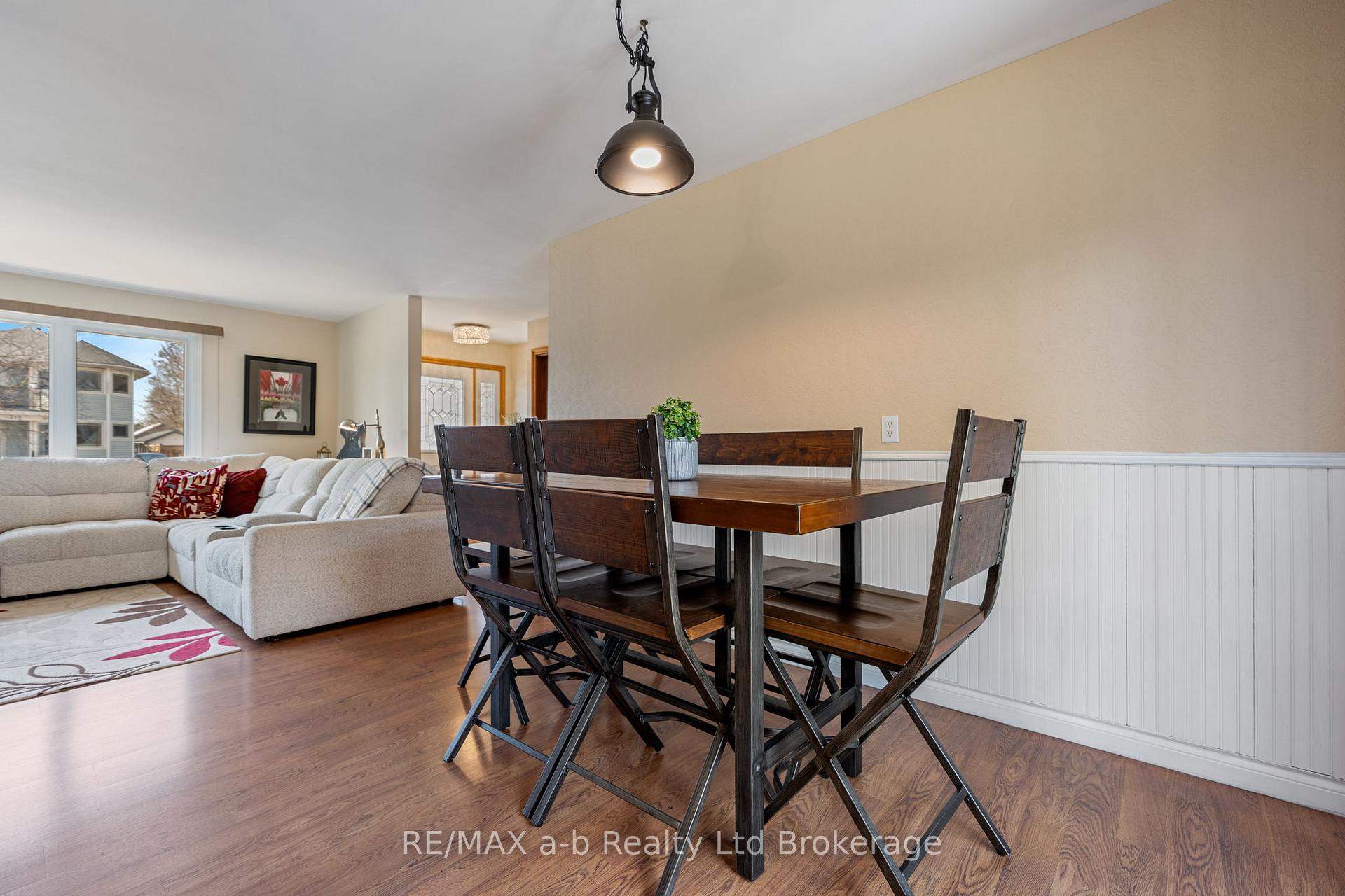 318 Broadway Street, Tillsonburg — photo 5 of 5