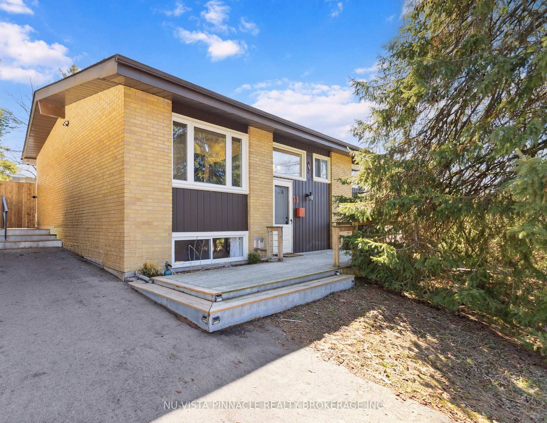 31 Sumner Road, London South, ON N5Z 3Z1