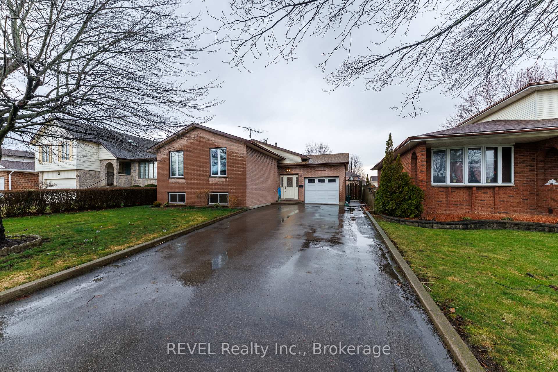 323 Barrick Road, Port Colborne, ON L3K 4B6