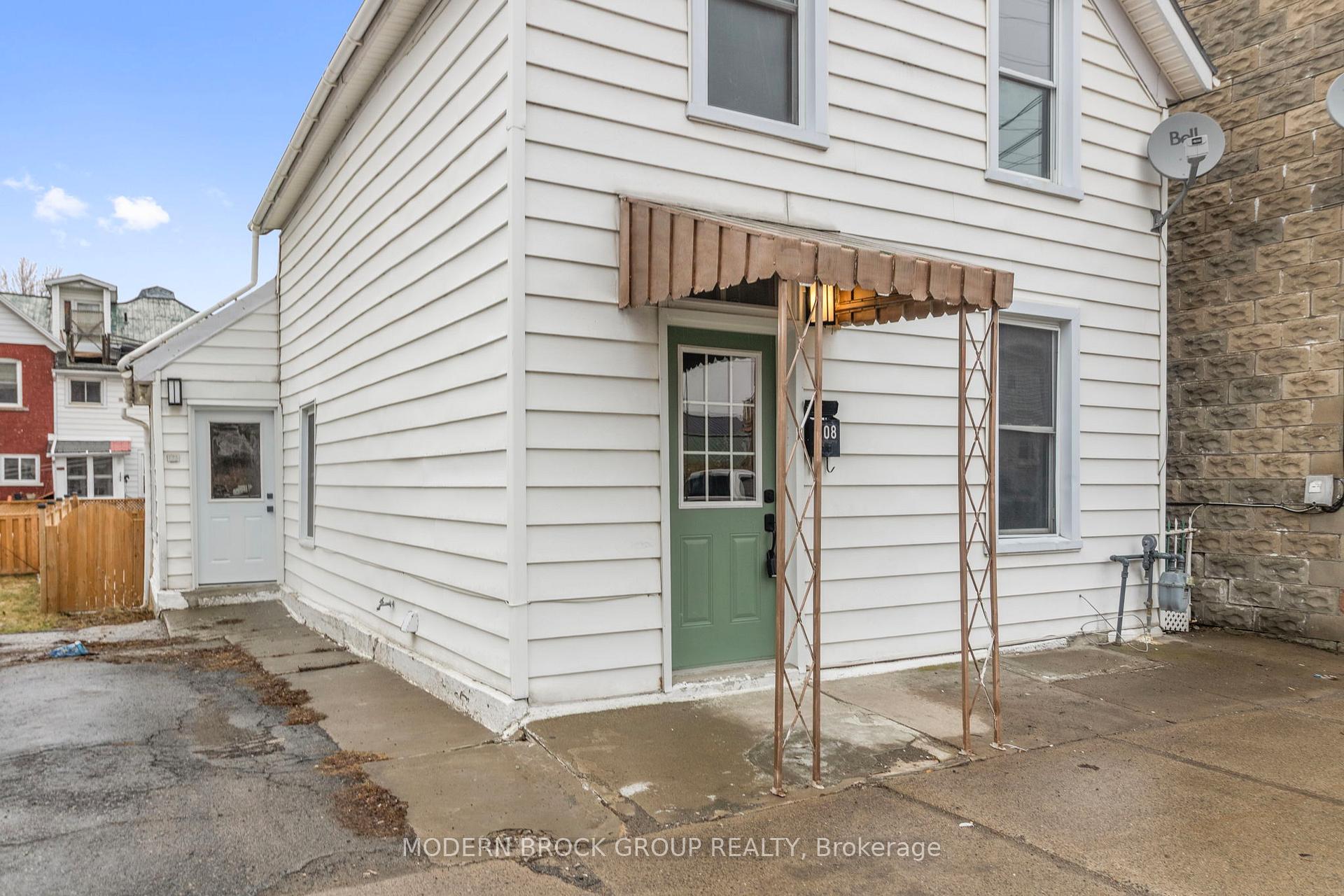 108 George Street, Brockville — photo 2 of 5