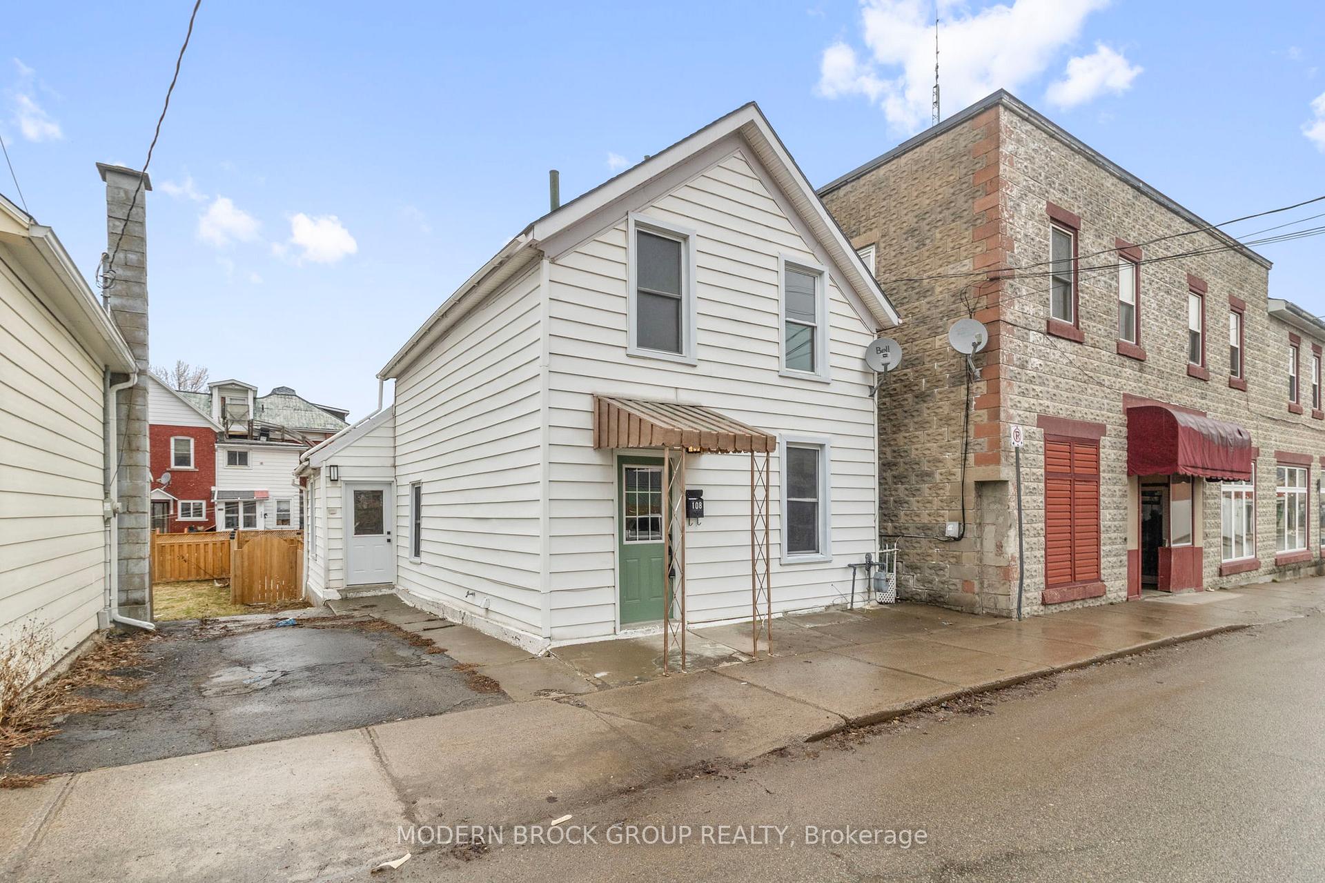 108 George Street, Brockville — photo 3 of 5