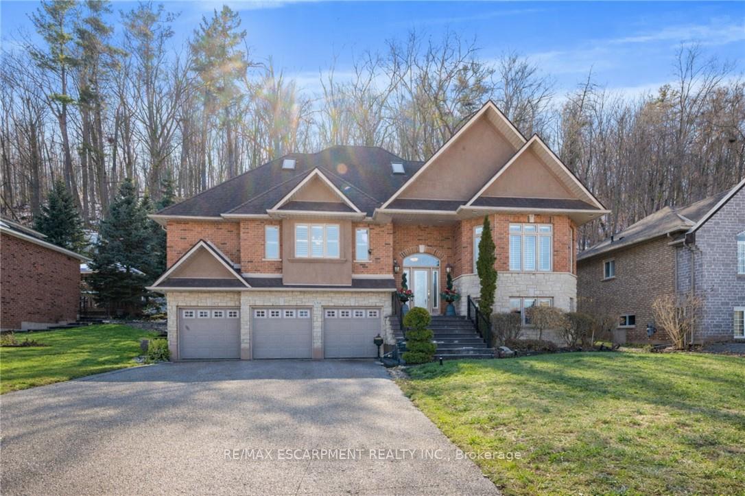 130 Dorchester Drive, Grimsby, ON L3M 1A8 — Grimsby, Ontario