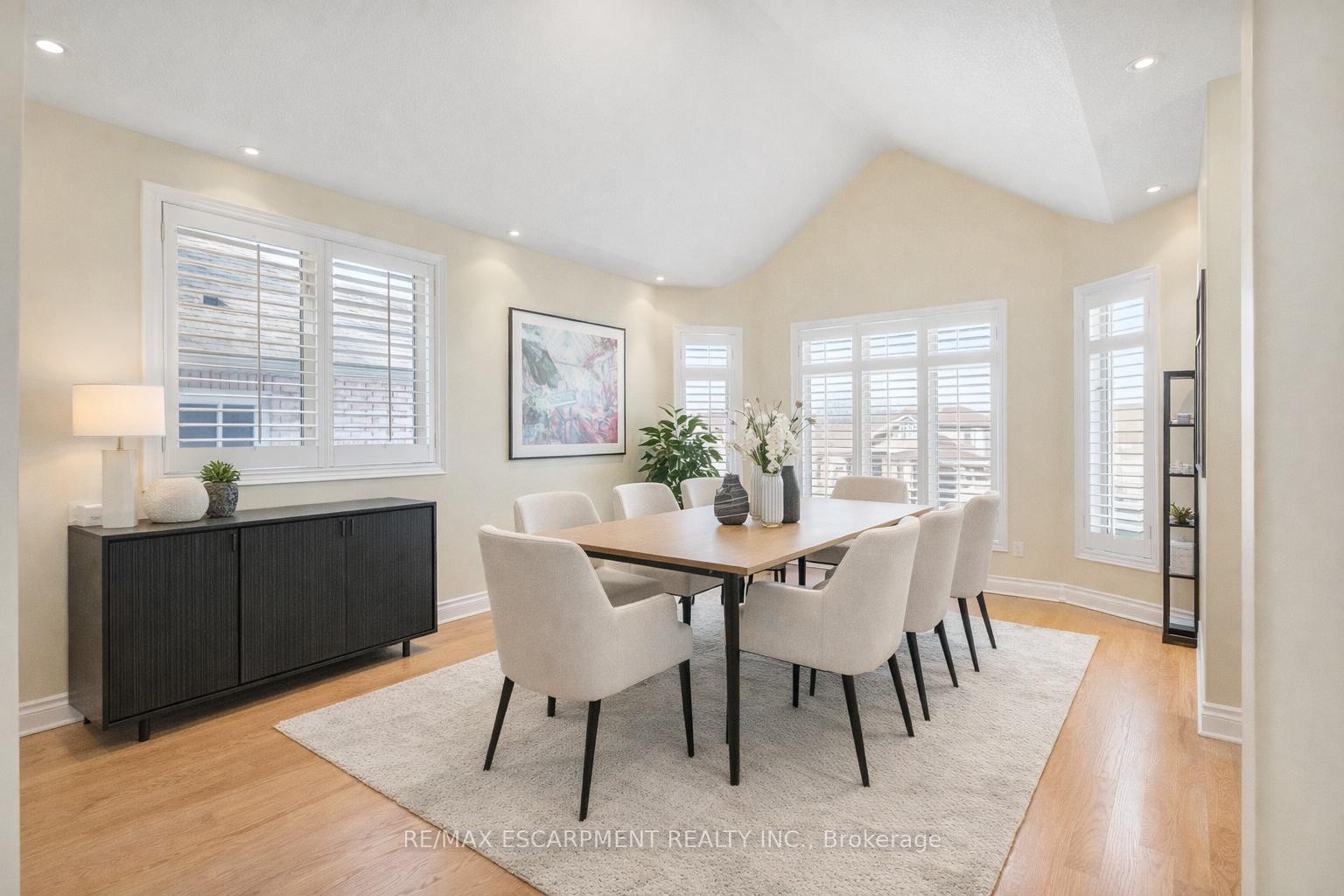 130 Dorchester Drive, Grimsby — photo 5 of 5