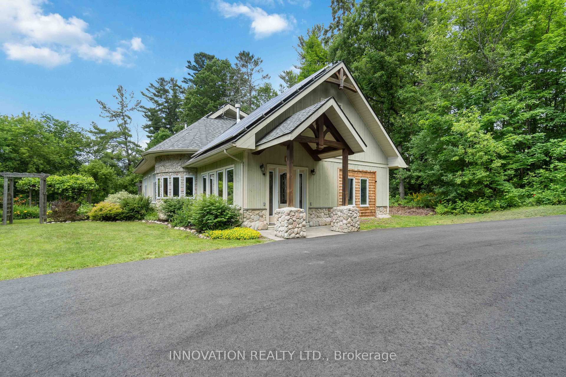 698 Moffat Street, Pembroke, ON K8A 3Y1