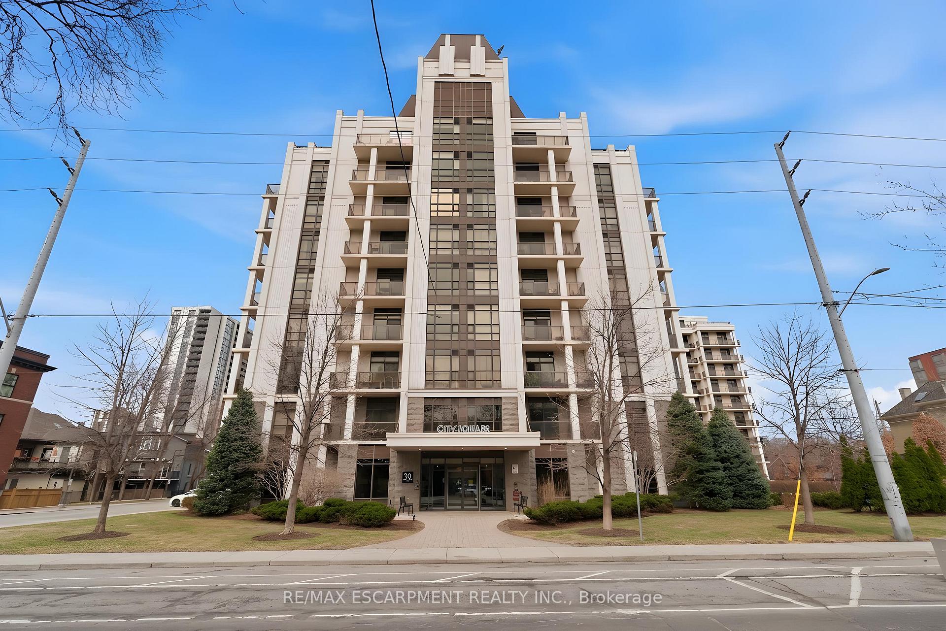 90 CHARLTON Avenue W PH1, Hamilton, ON L8P 0B4