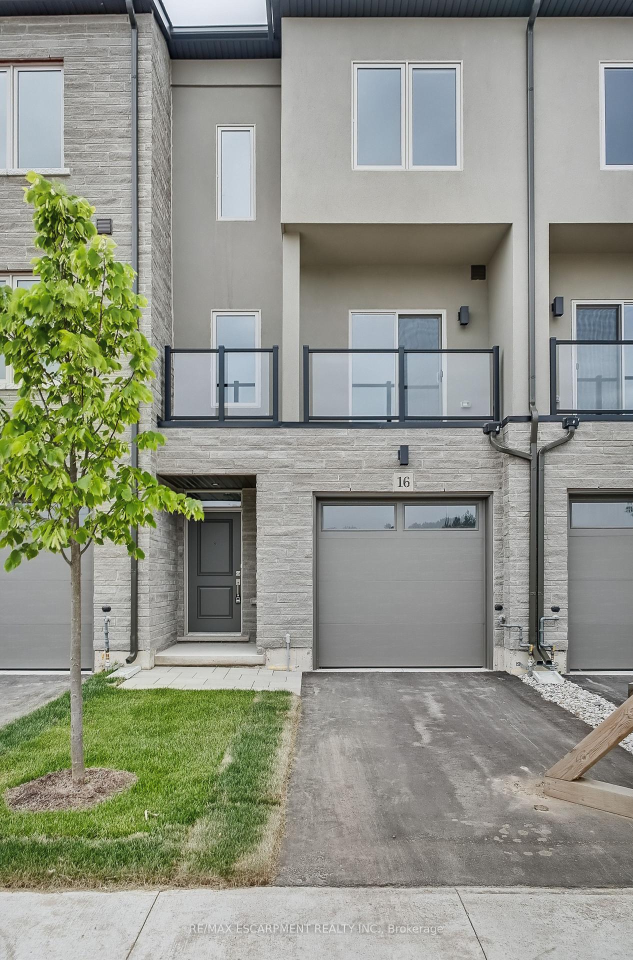 16 CLEAR VALLEY Lane, Hamilton, ON L0R 1W0
