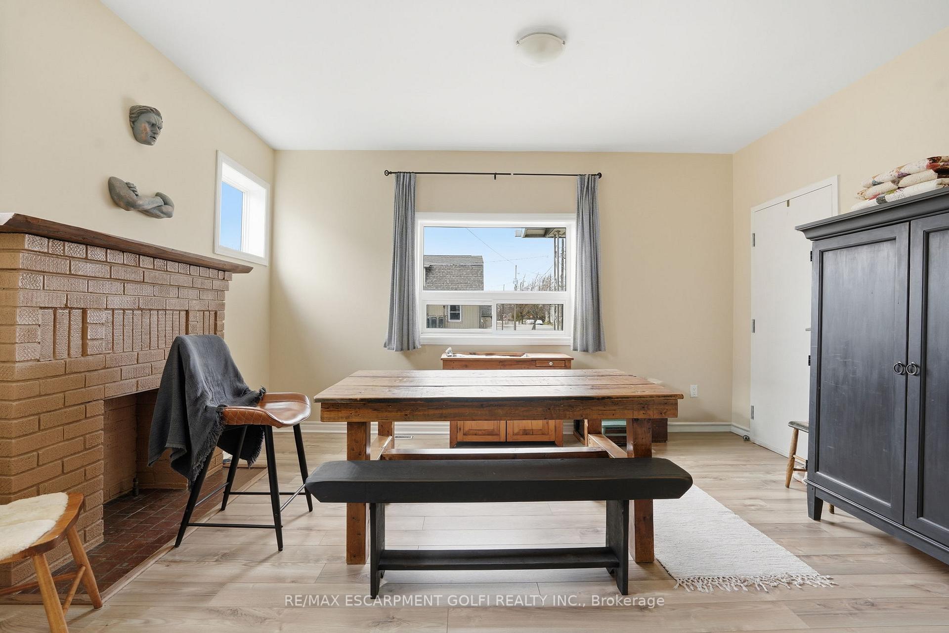 436 McAlpine Avenue N, Welland — photo 3 of 5